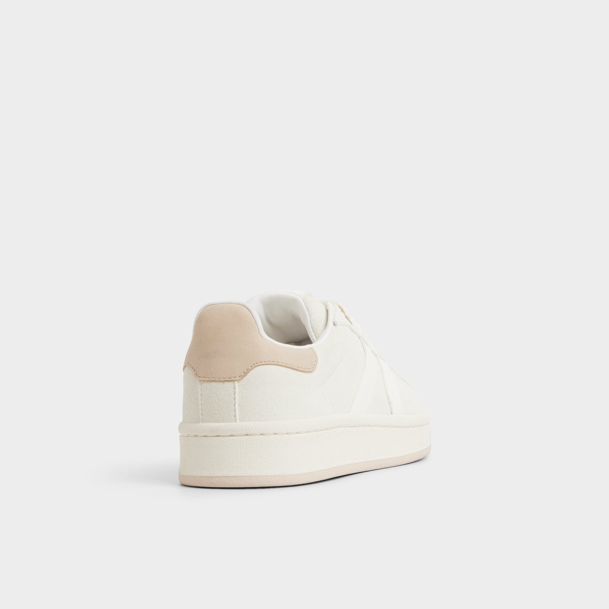 Three-quarter angle of White Retrochic Low top sneaker's back side