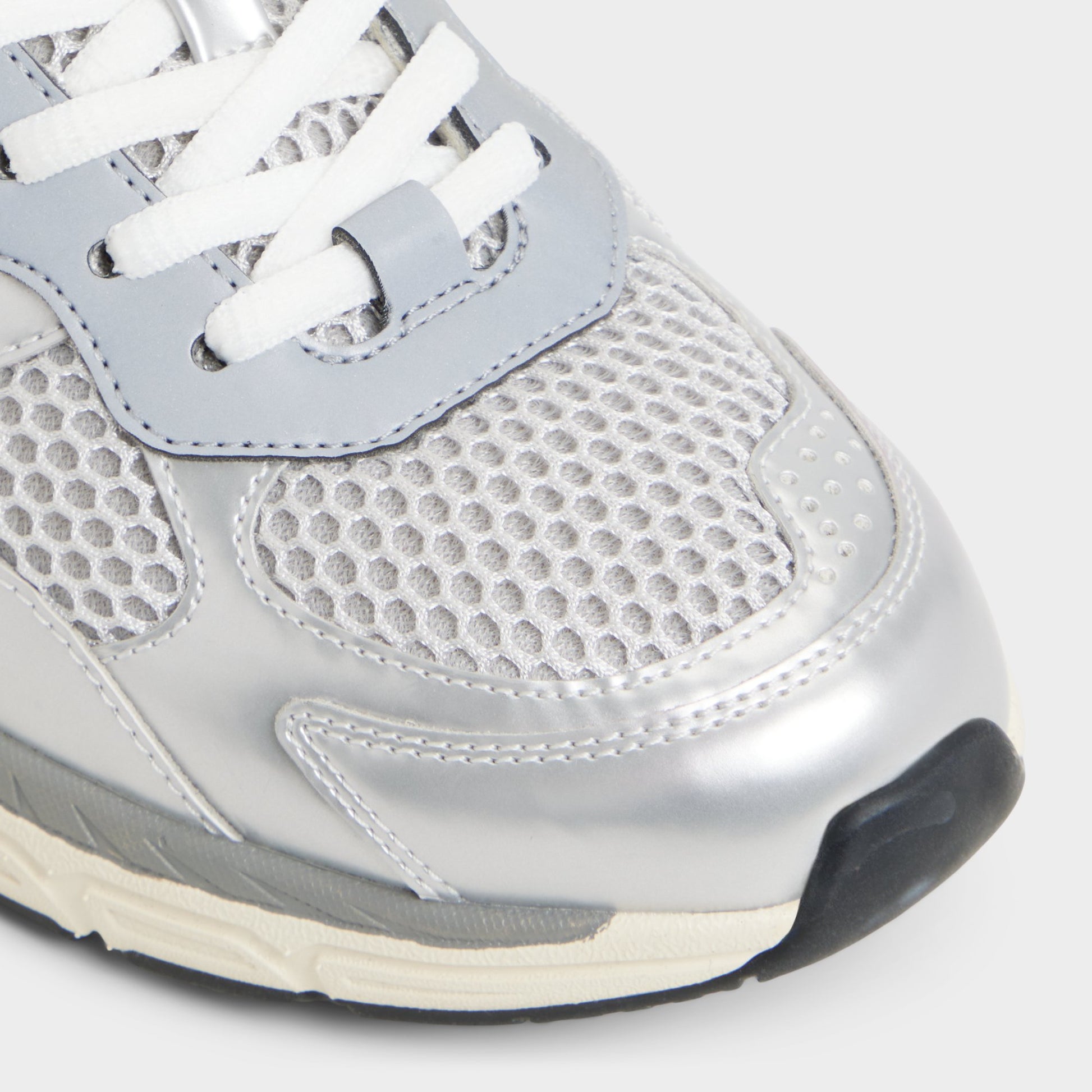 Close-up of the Silver Pillowsnkr-l Jogger sneaker
