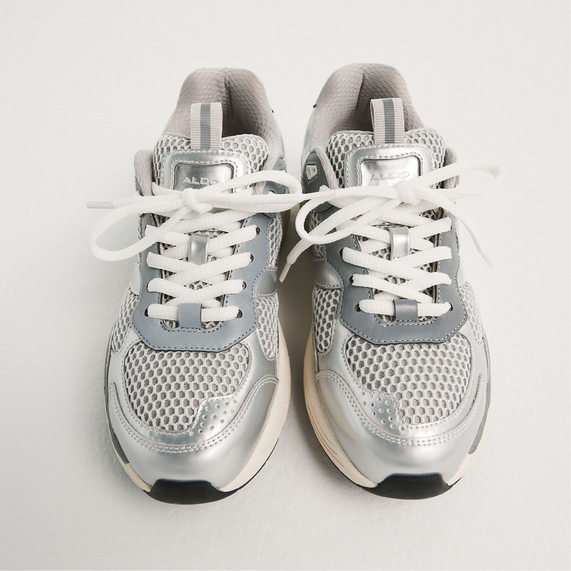 Product media for Pillowsnkr-l