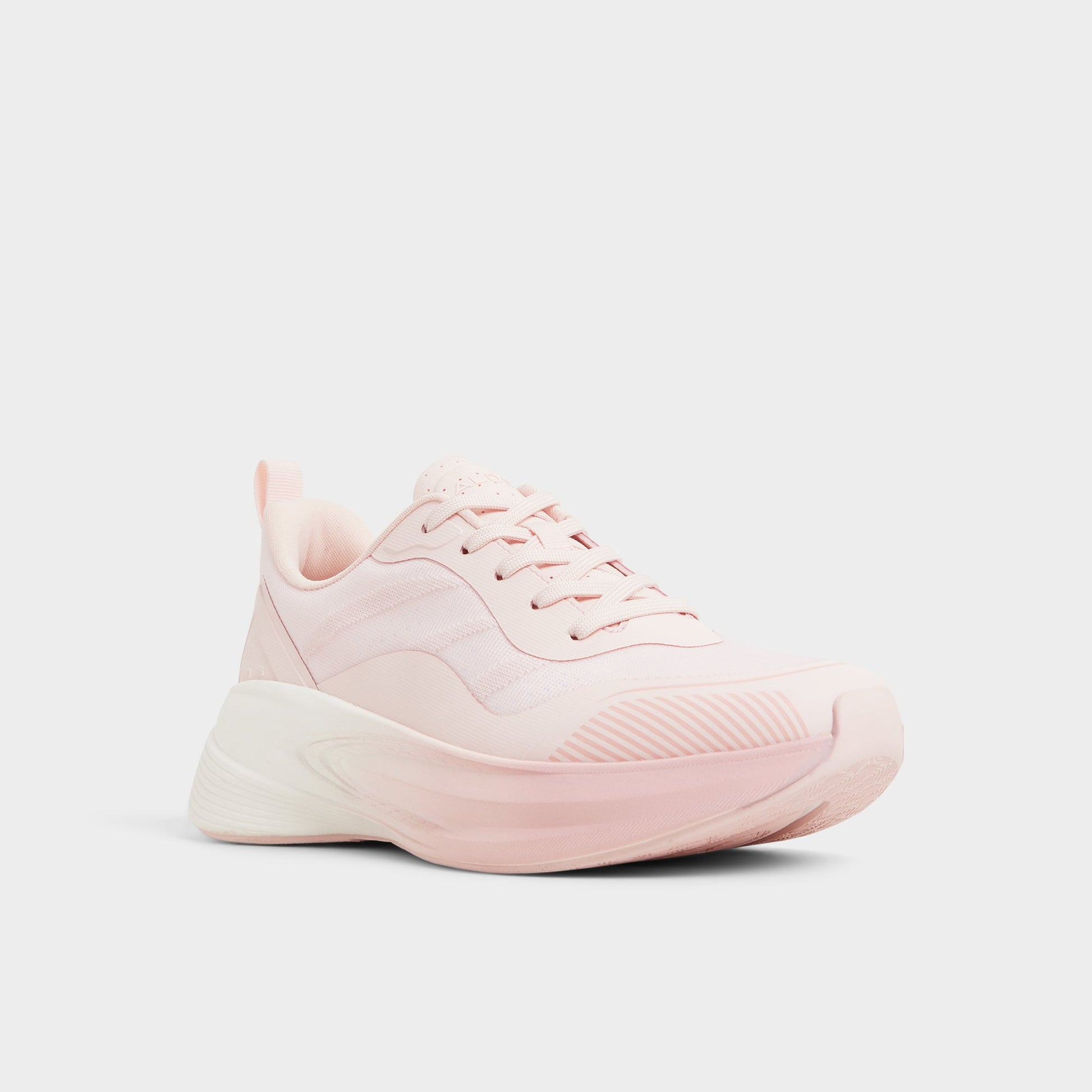 Angle de trois quarts de la face avant de Autre Rose Pillowstep Sneaker