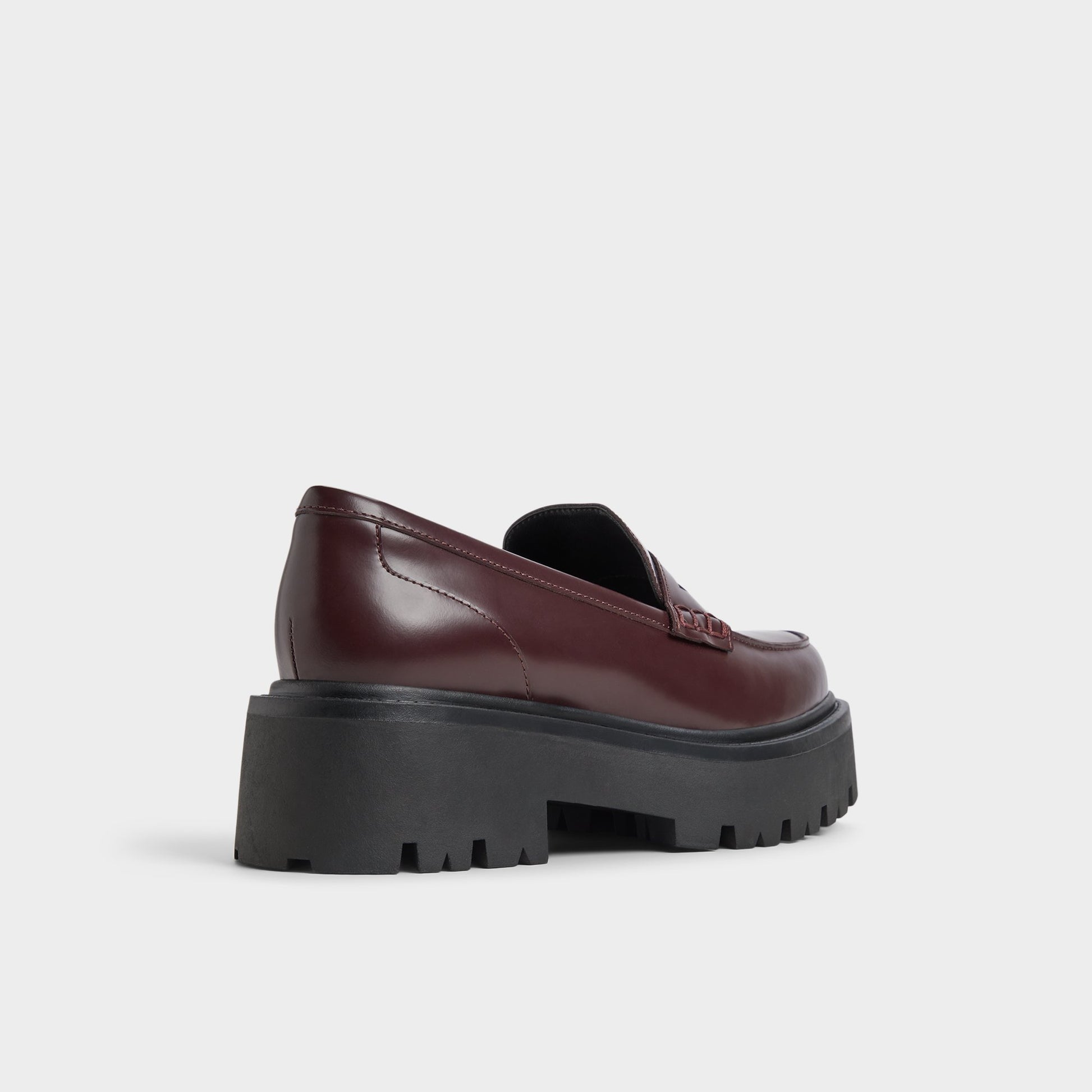 Three-quarter angle of Bordo Cadaycia-xt Loafer's back side