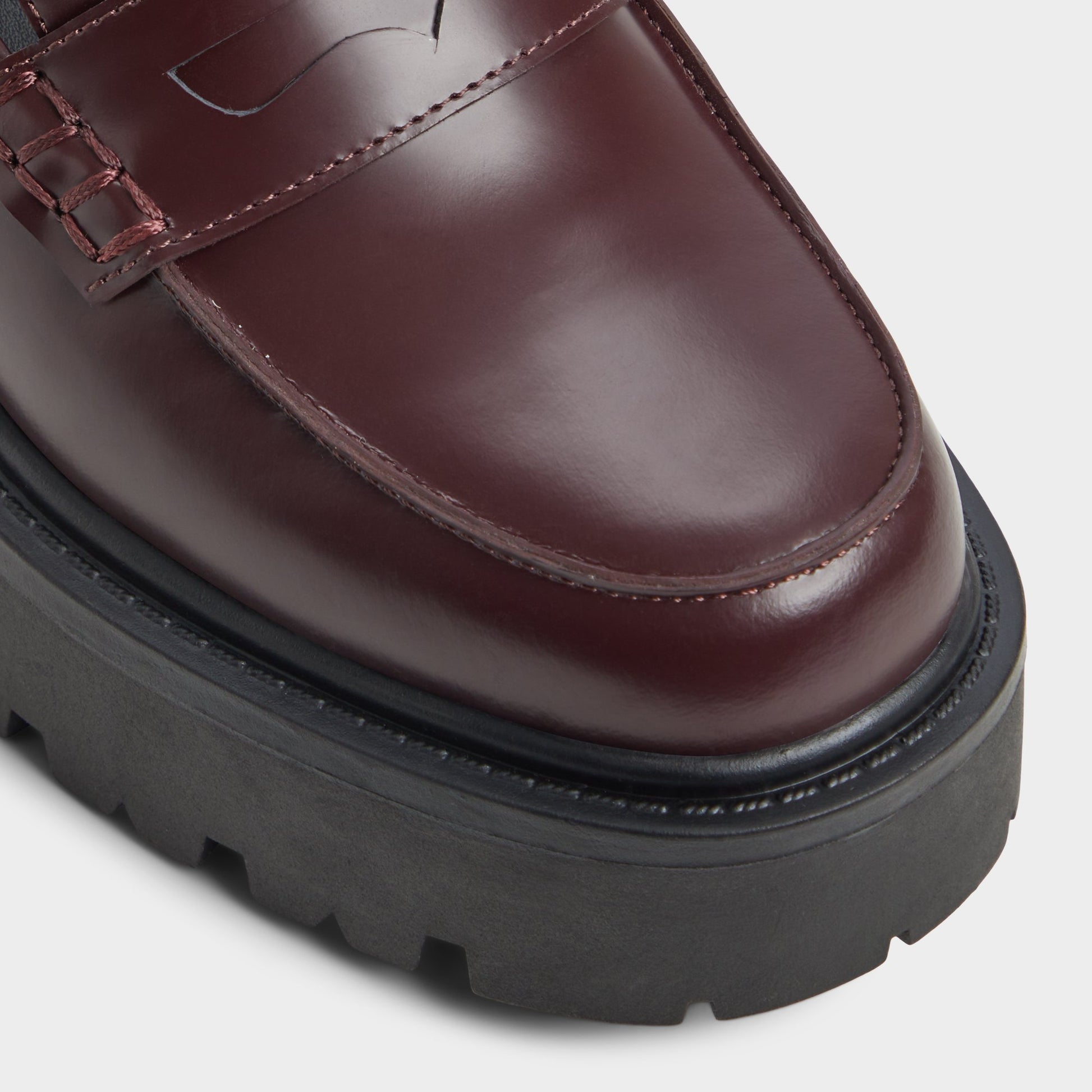 Close-up of the Bordo Cadaycia-xt Loafer