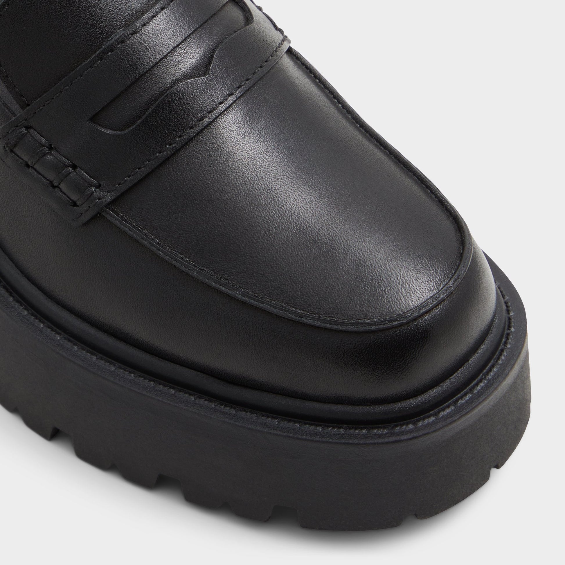 Close-up of the Black Cadaycia-xt Loafer