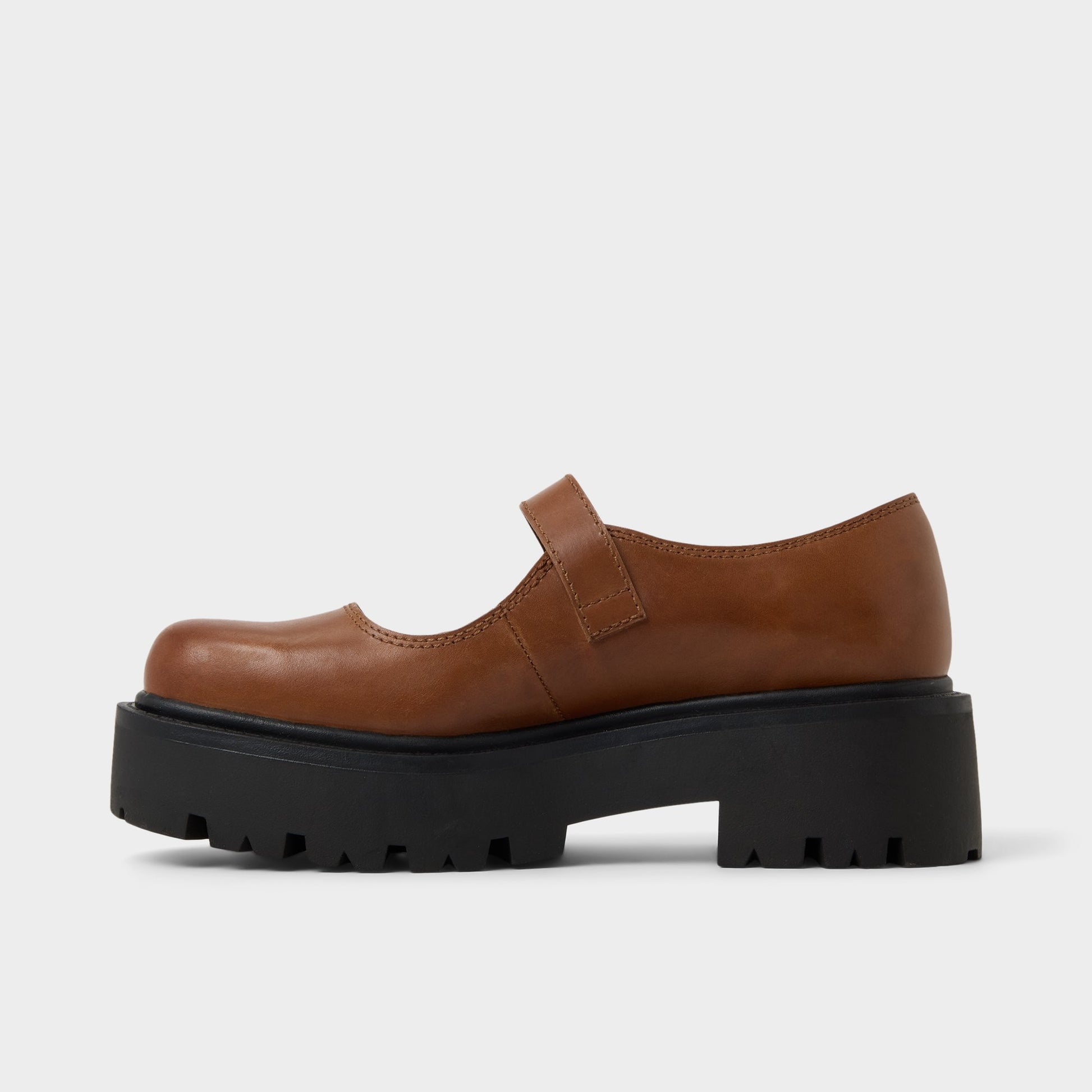 Vue latérale de Marron Moyen Arigon Mary Janes