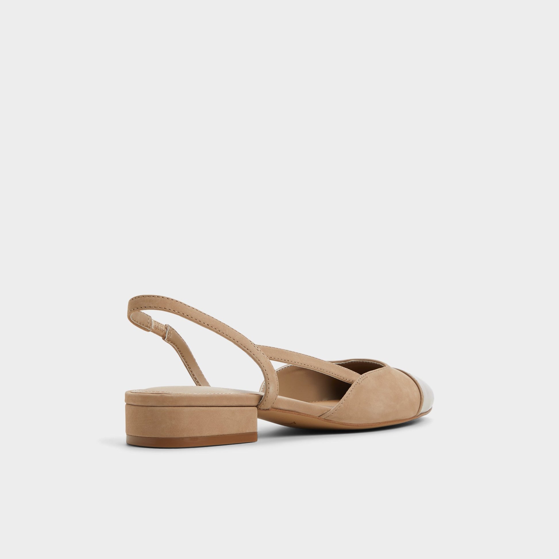 Angle de trois quarts de l'arrière de Beige Moyen Clementinne Talon haut à bride arrière
