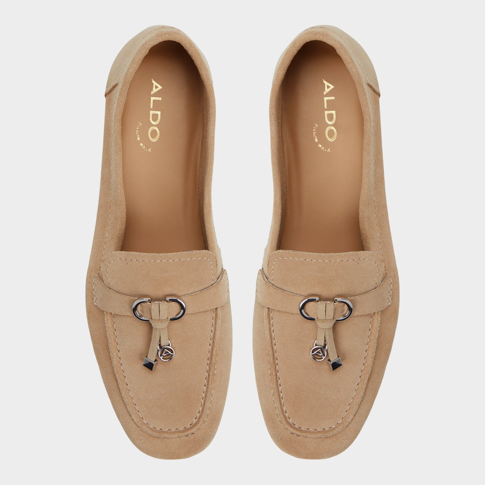 Top-down view of the Medium beige Ybilide Loafer