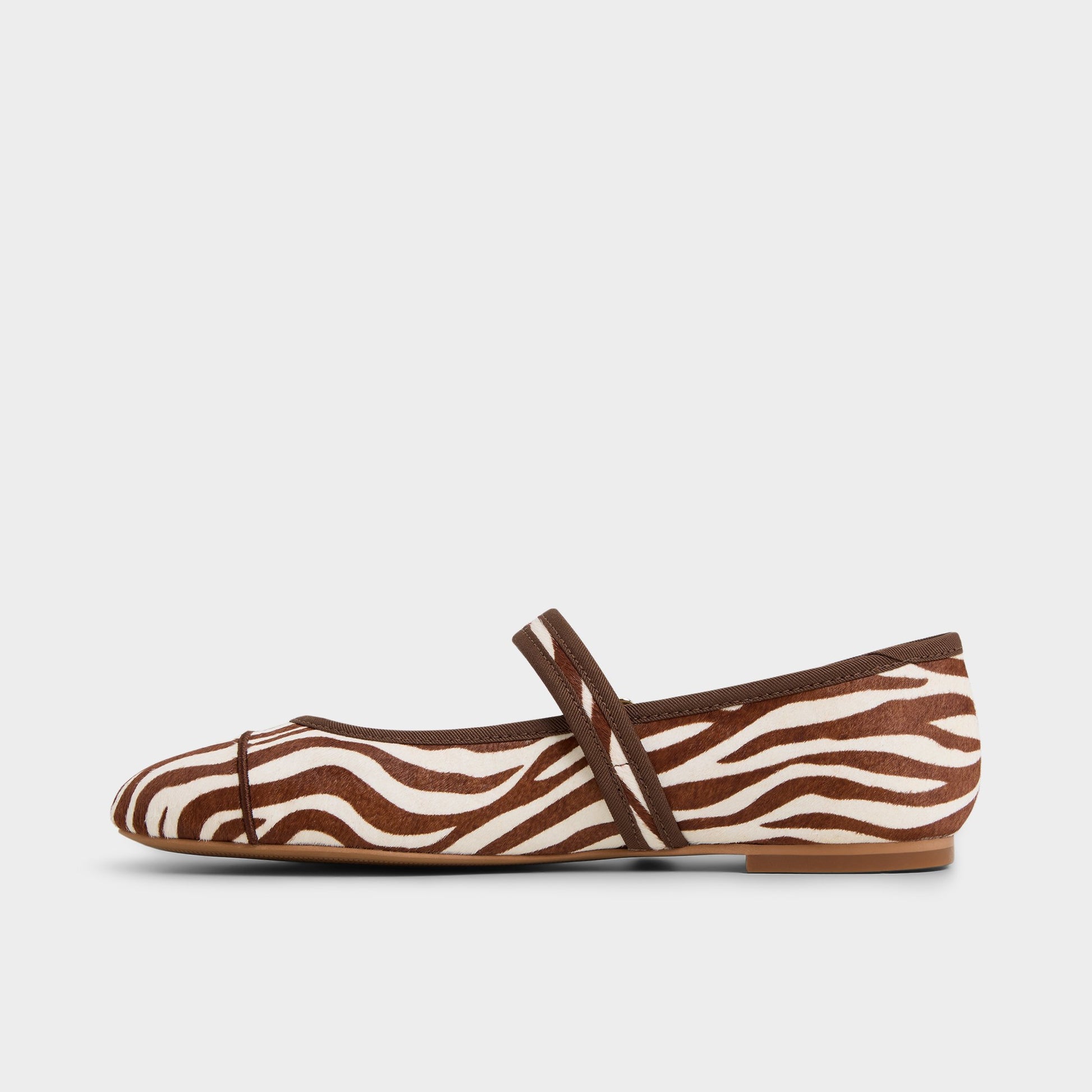 Vue latérale de Blanc/Noir Caylyn Ballerine