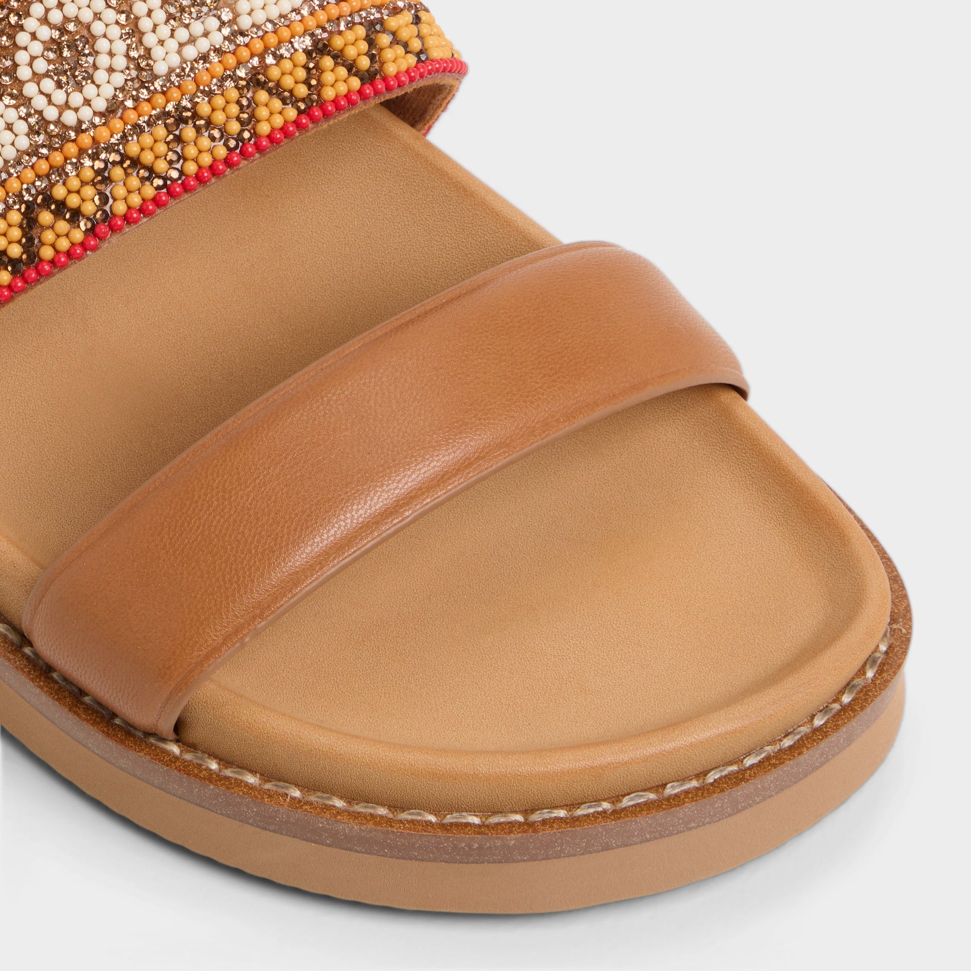 Gros plan de la Marron Multi Beachvacay Claquette