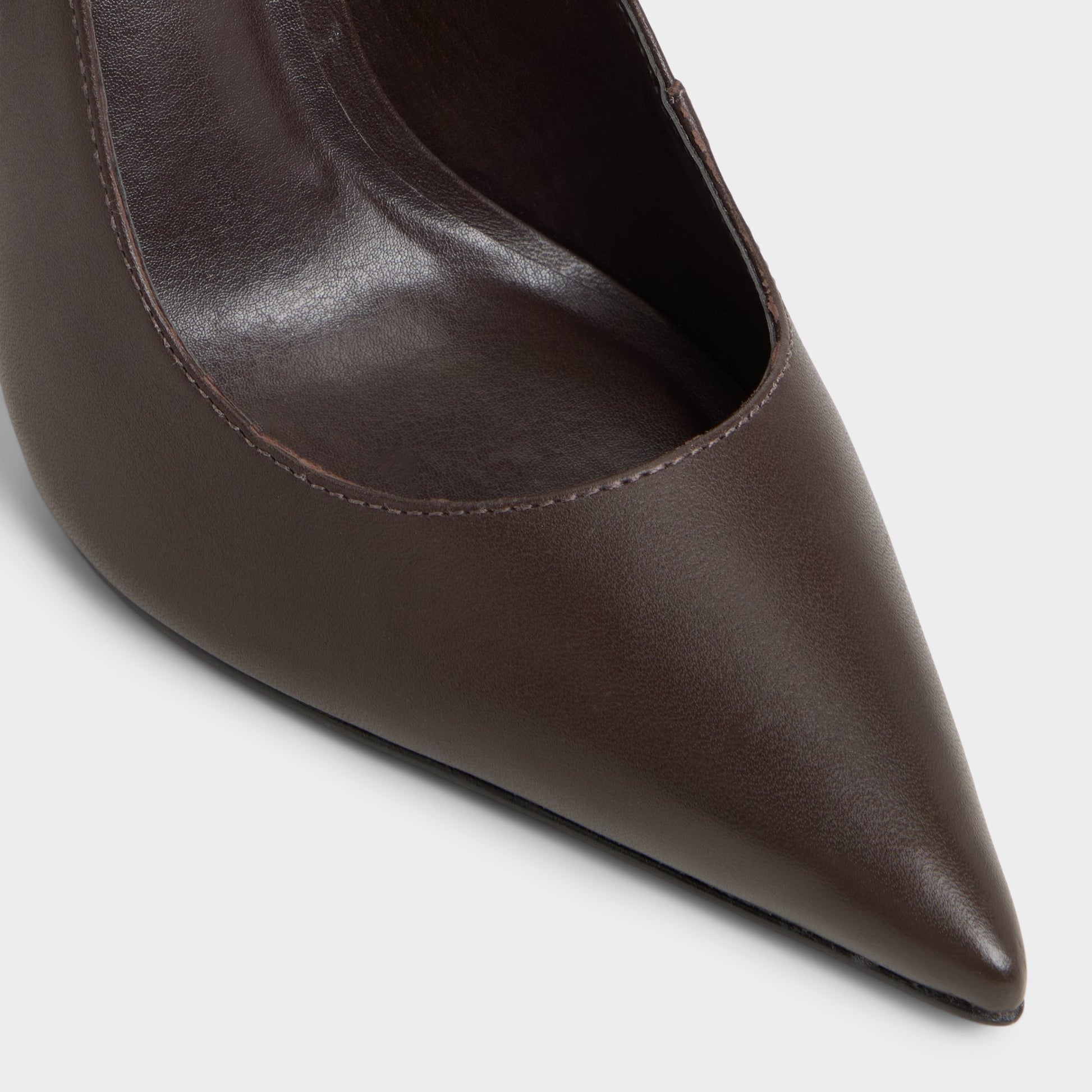 Close-up of the Dark Brown Stessysling Slingback heel