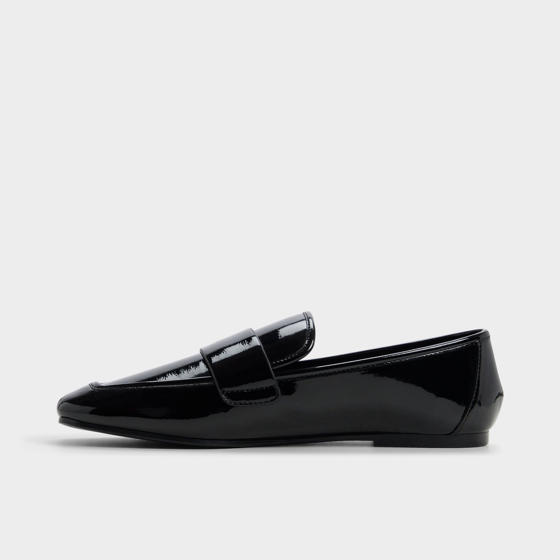 Side view of Black Bellamyy Loafer