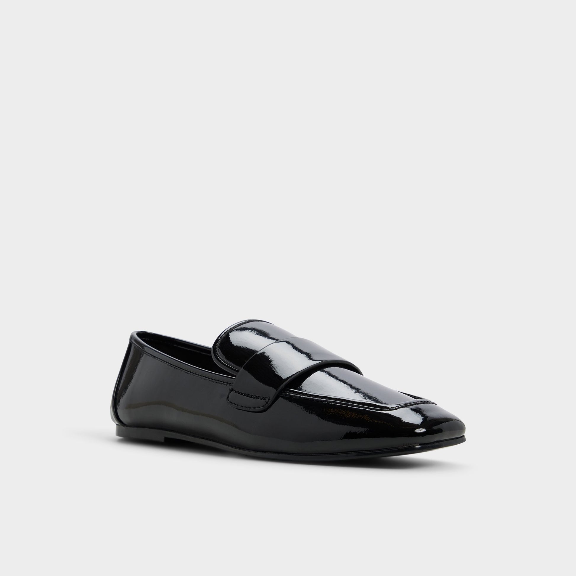 Three-quarter angle of Black Bellamyy Loafer's front side