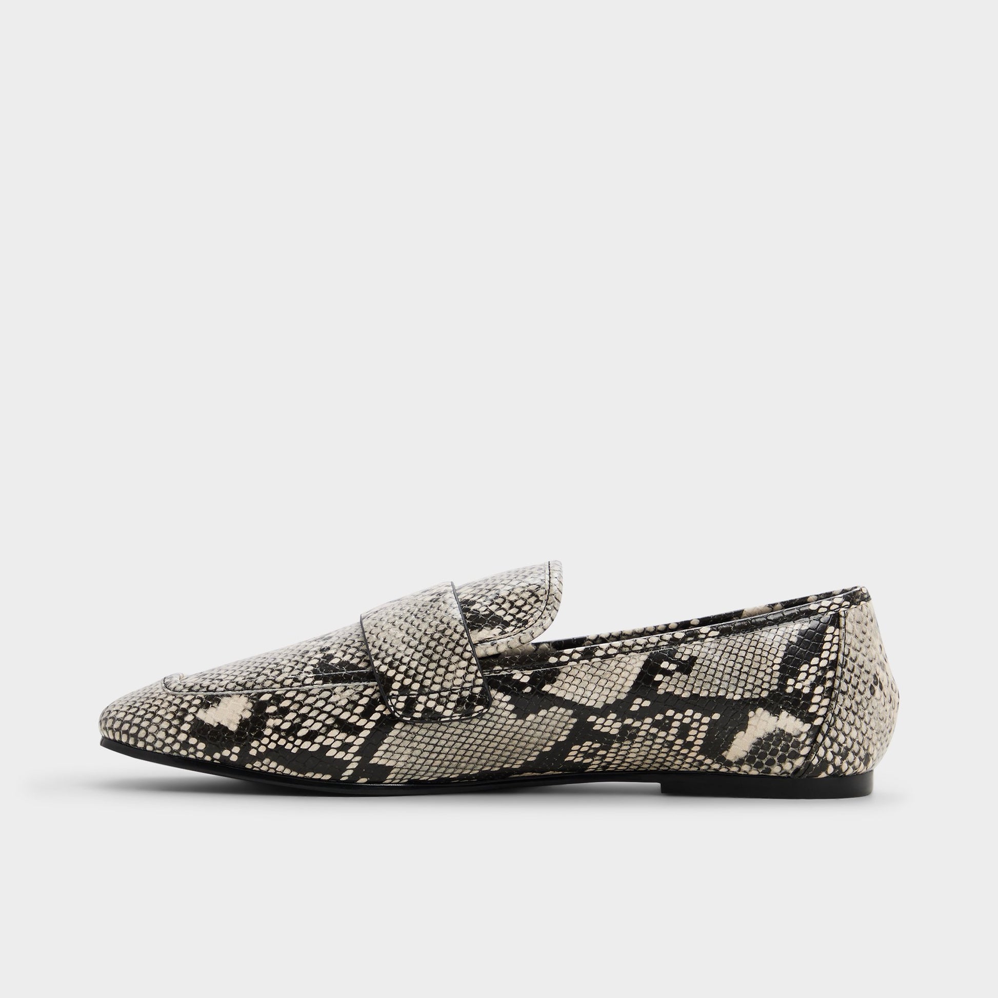 Side view of Black/White Bellamyy Loafer