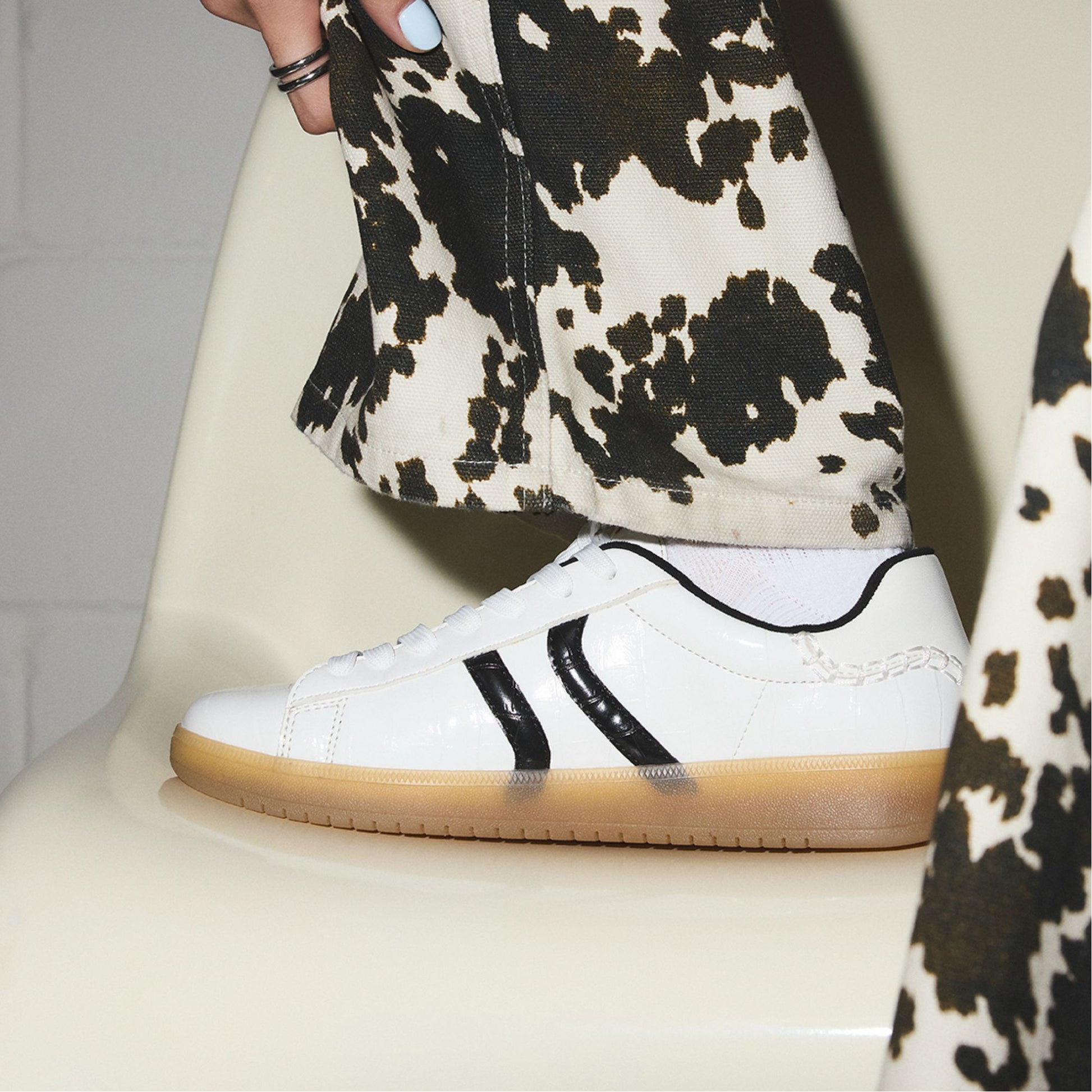Product media for Chicsneaker2