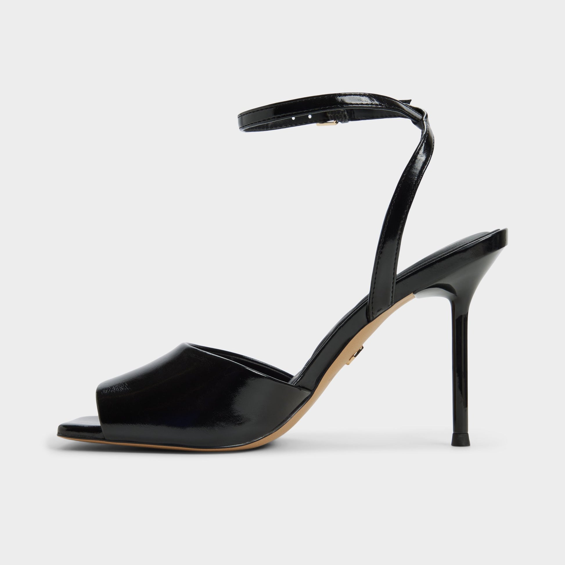 Side view of Black Kaiasien Heeled sandal