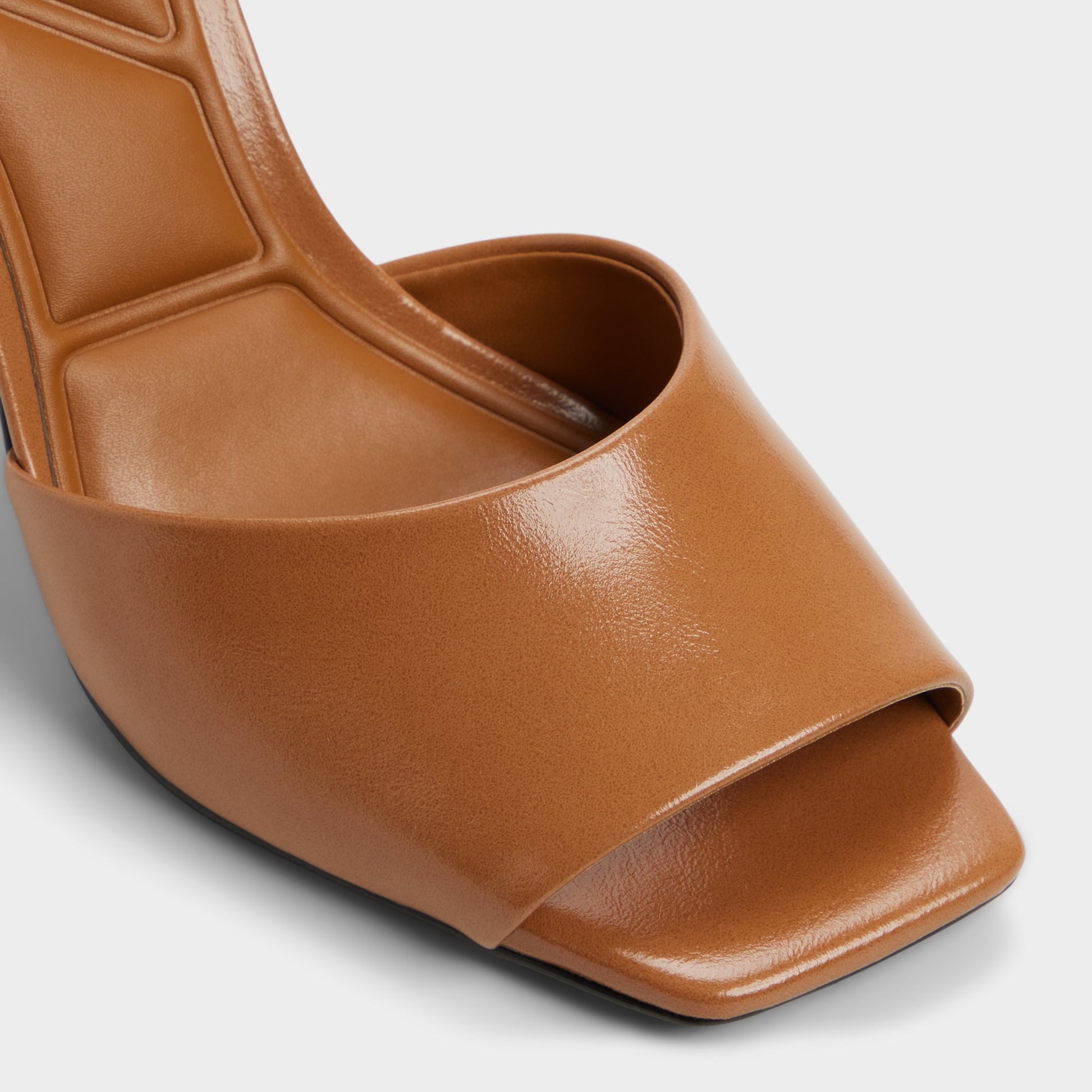 Close-up of the Tan Kaiasien Heeled sandal