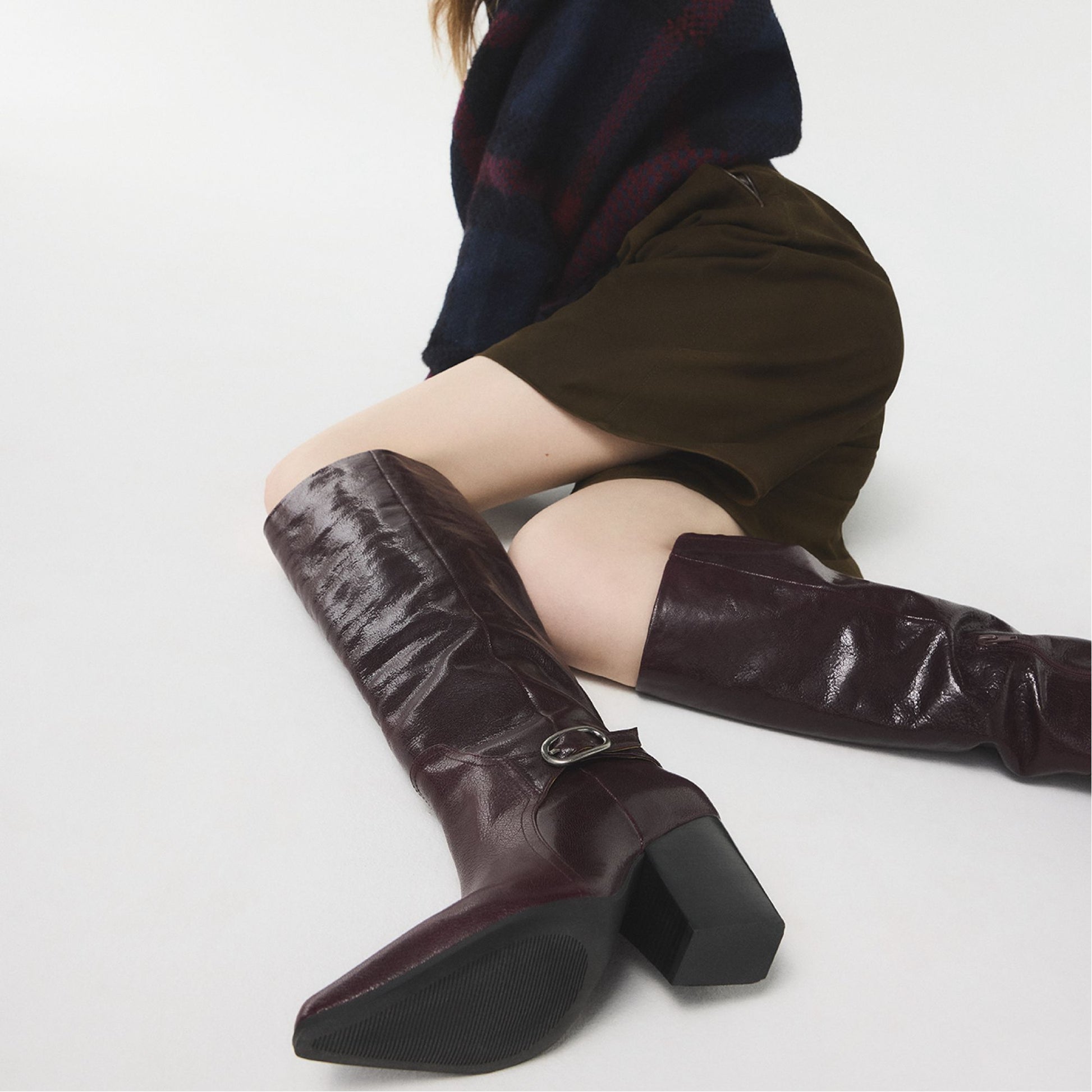 Product media for Saddle