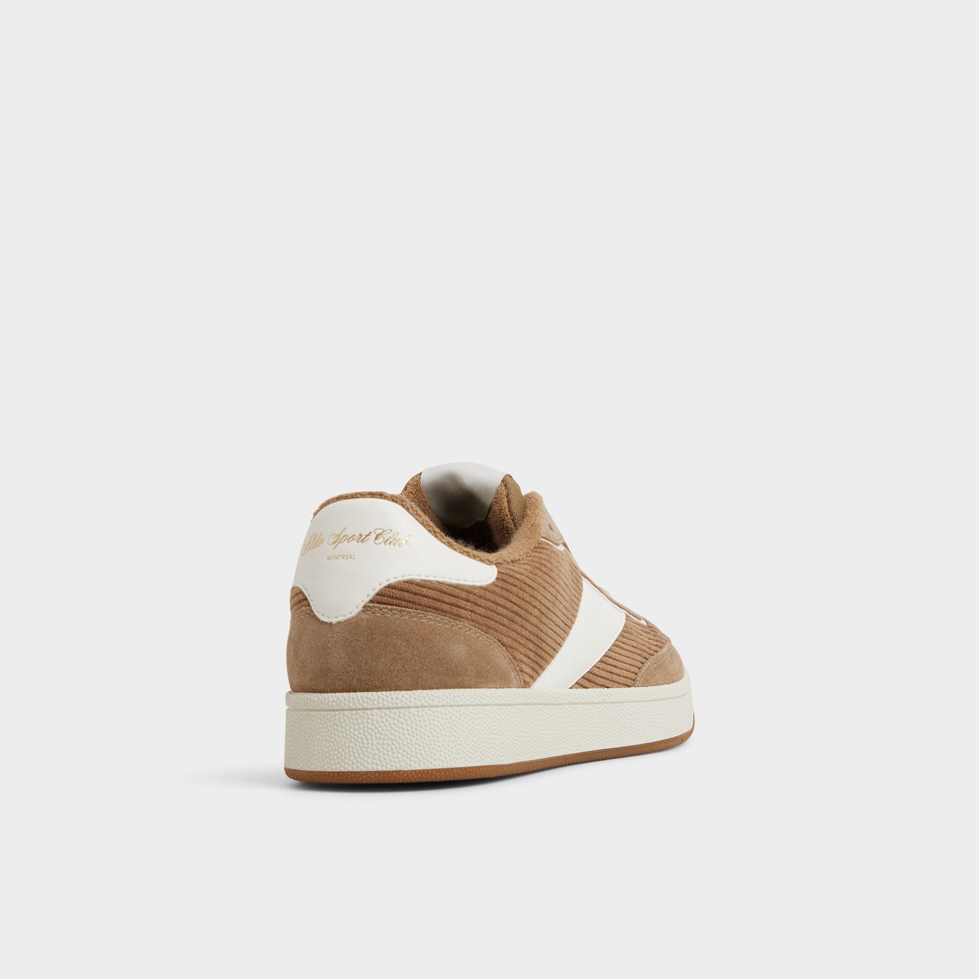 Angle de trois quarts de l'arrière de Taupe Ashwin Sneaker bas