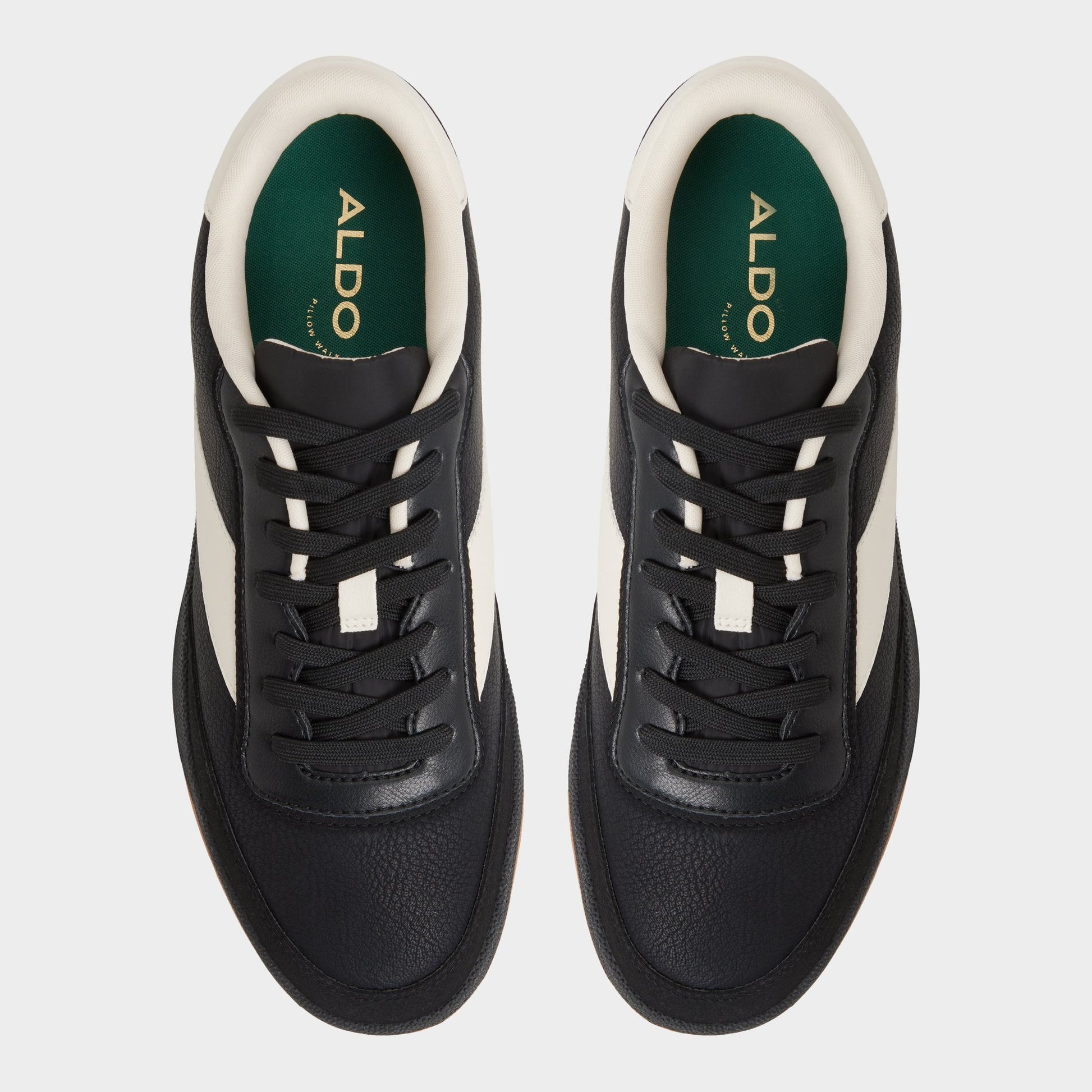 Vue de dessus de la Noir Ashwin Sneaker bas