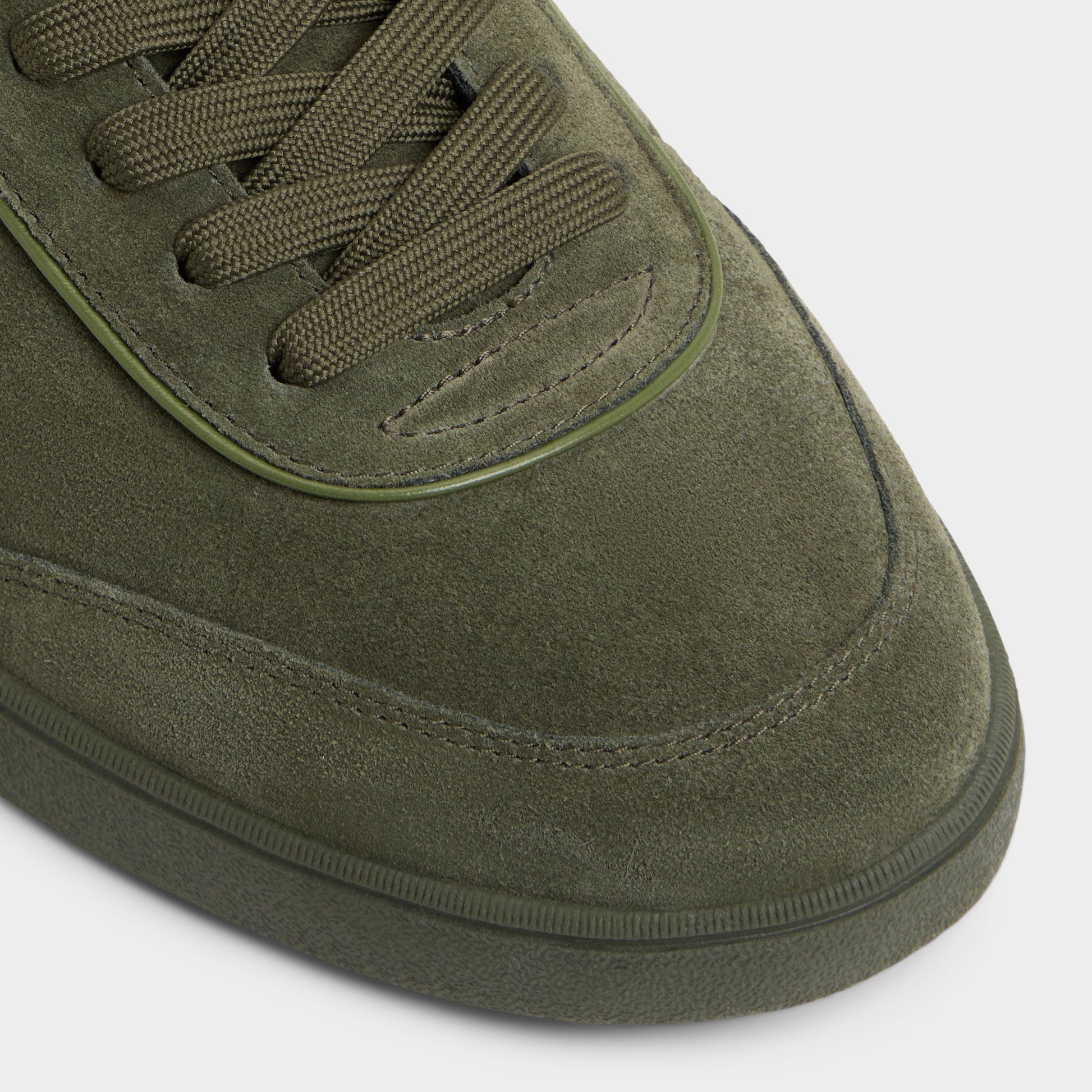 Close-up of the Olive Cypress Low top sneaker