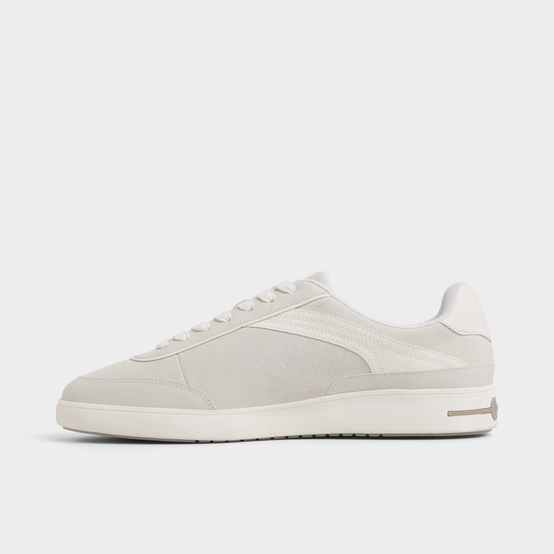 Side view of Ice Cypress Low top sneaker