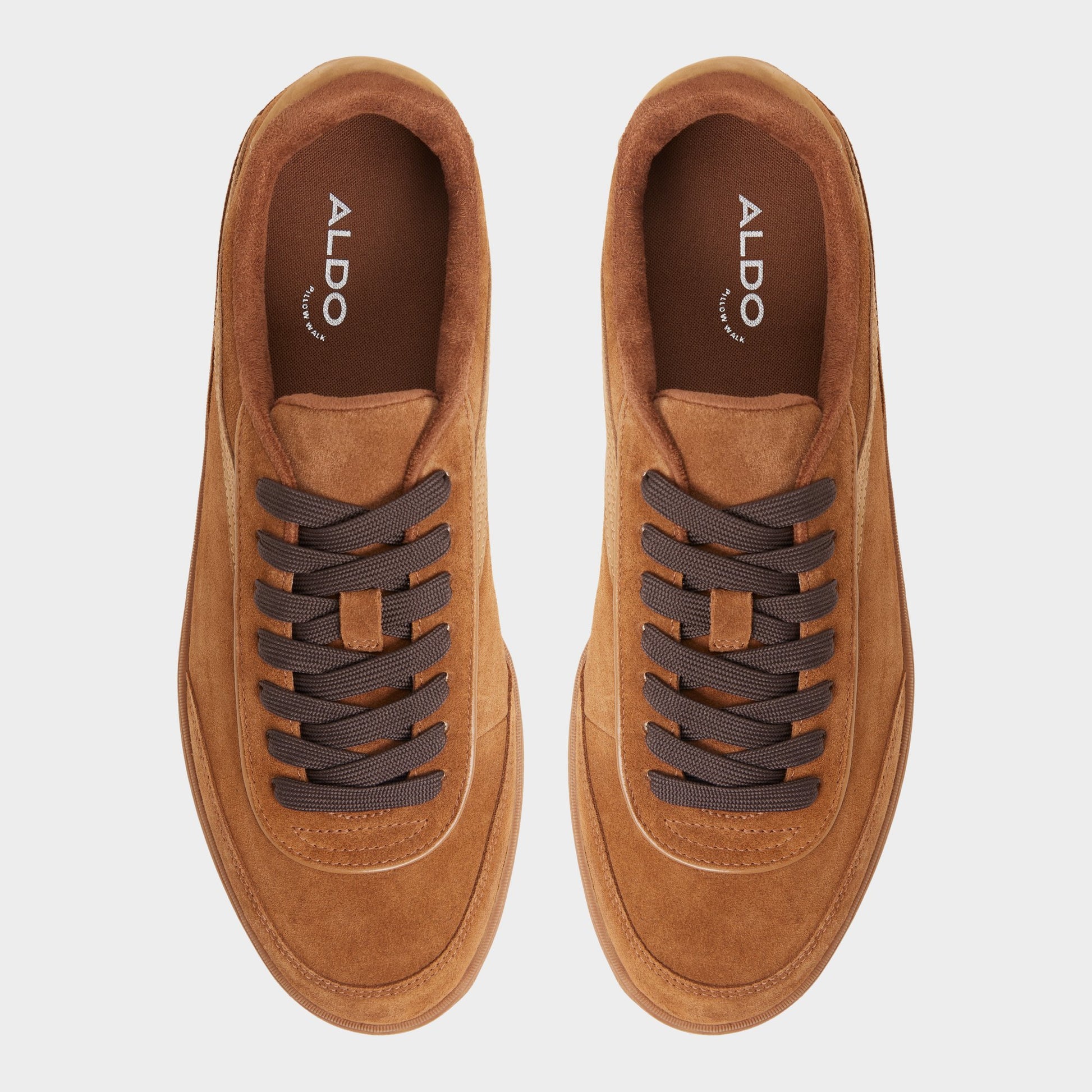 Top-down view of the Cognac Cypress Low top sneaker