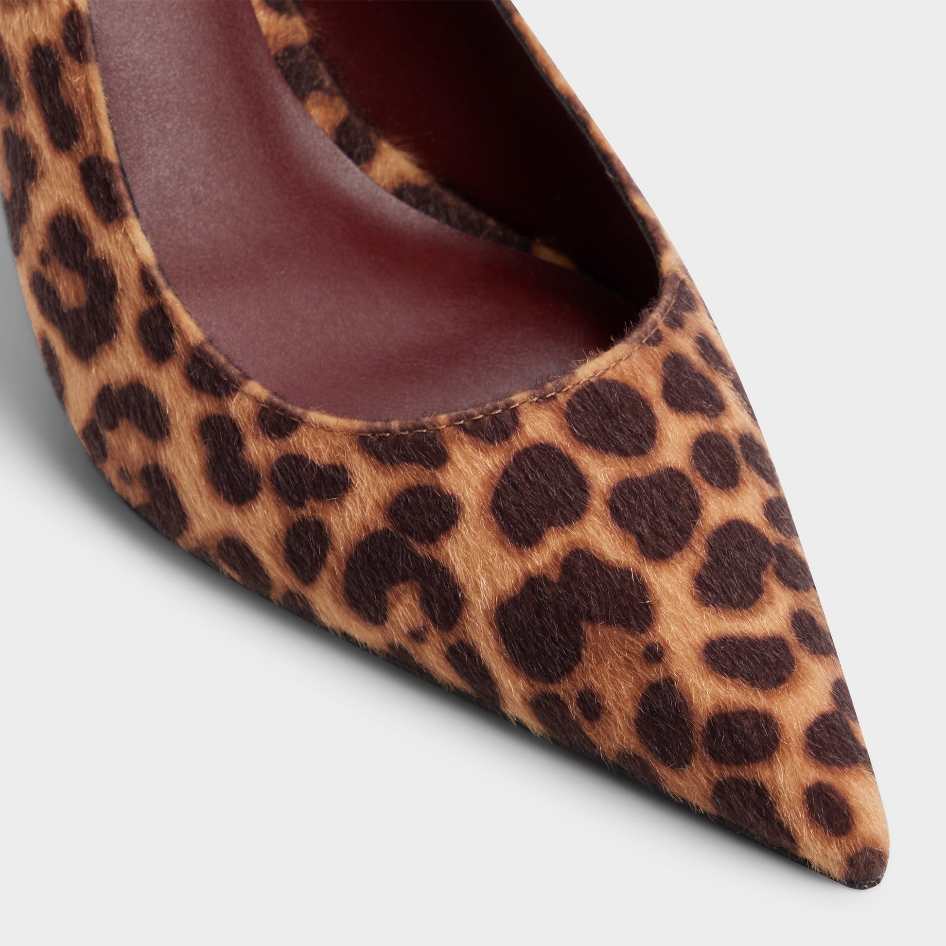 Close-up of the Black/gold multi Syliaa Slingback heel