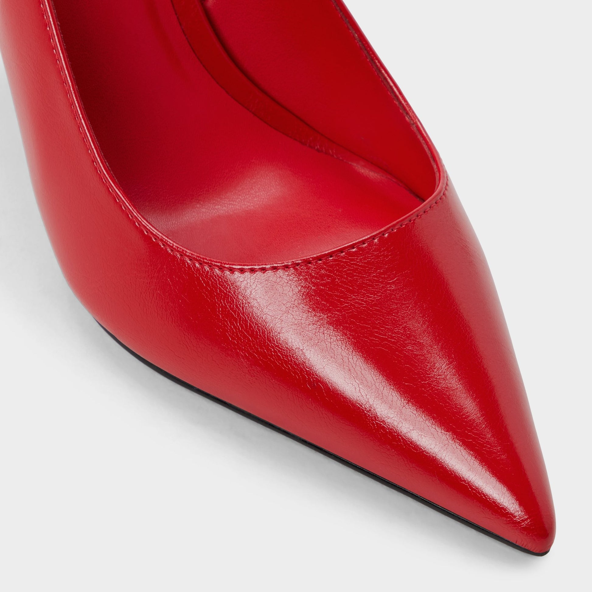 Close-up of the Red Syliaa Slingback heel