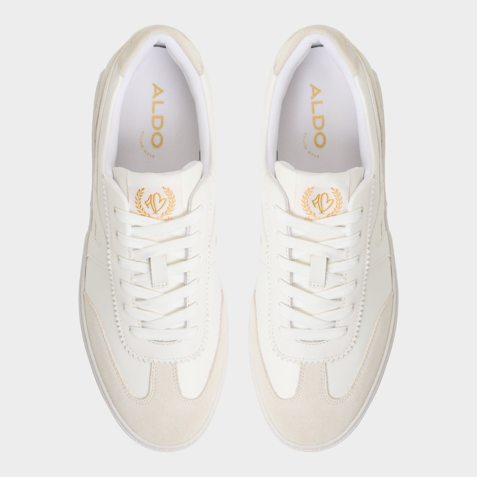 Top-down view of the White Clubtrainer Low top sneaker