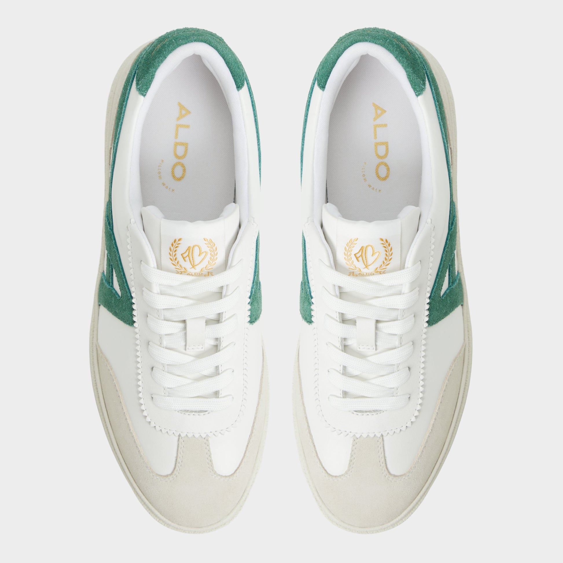 Top-down view of the Other White Clubtrainer Low top sneaker
