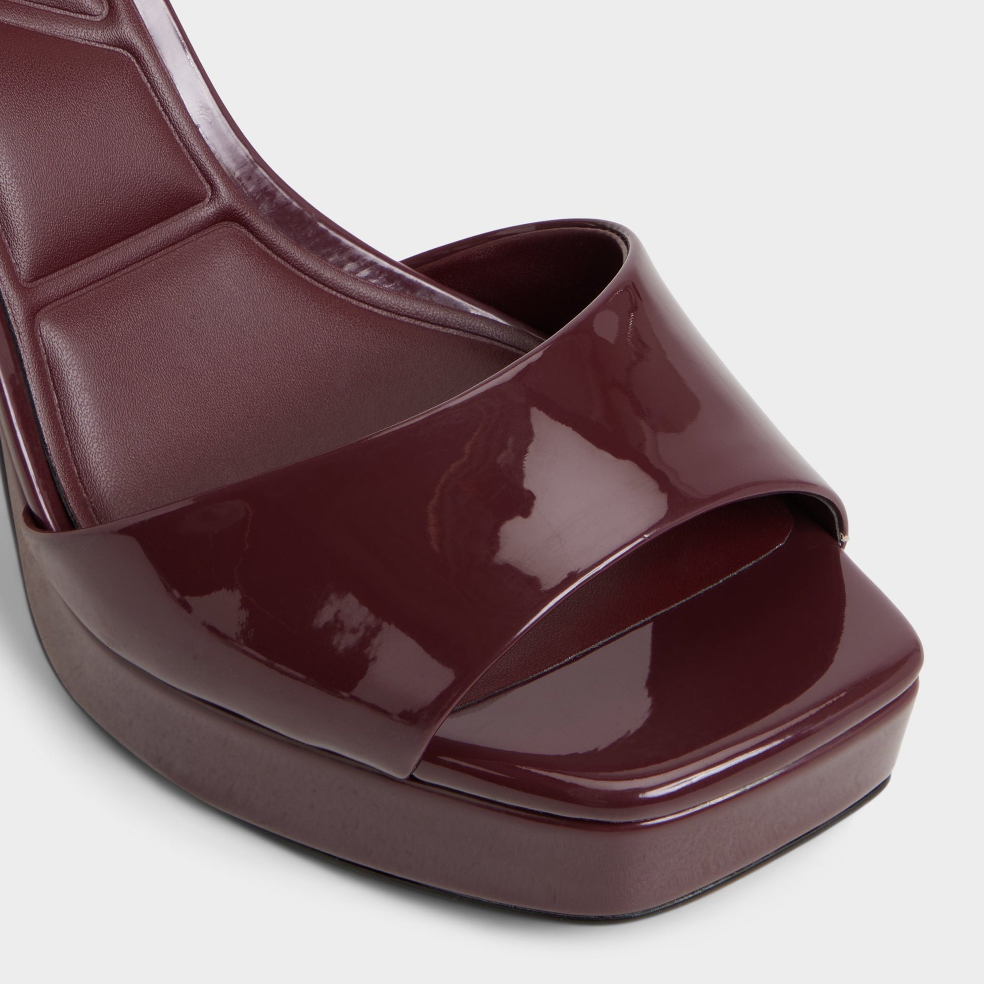 Close-up of the Bordo Chicgleam Heeled sandal