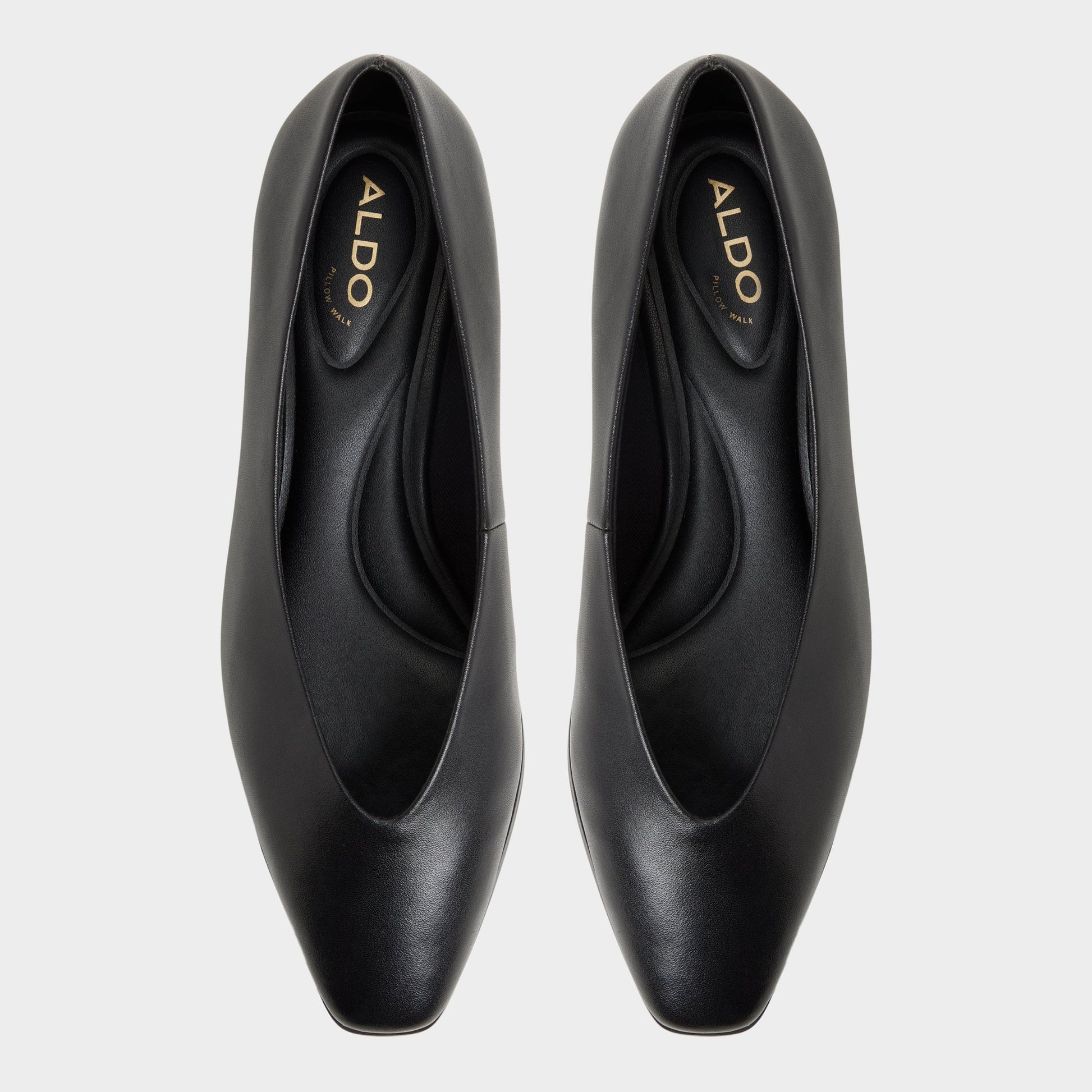 Top-down view of the Black Devereteriel Slip-on