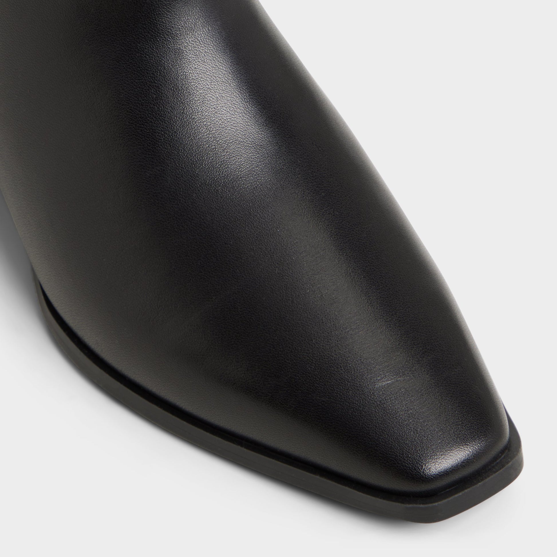Close-up of the Black Raneldar Chelsea boot