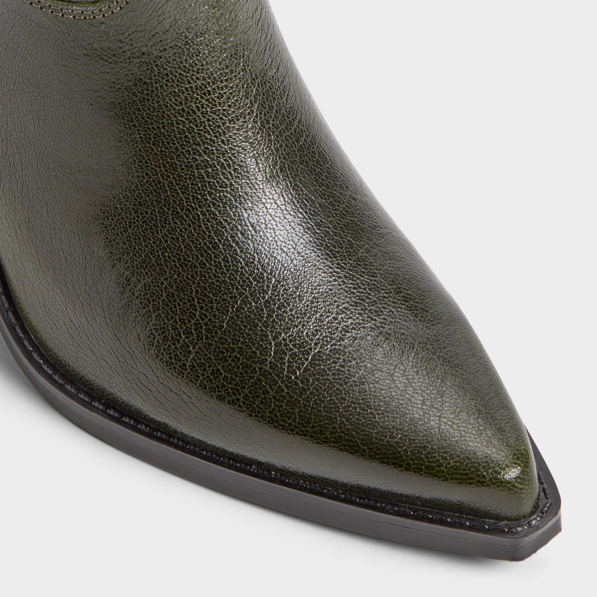 Gros plan de la Vert Foncé Nevada-wc Botte au-dessus du genou