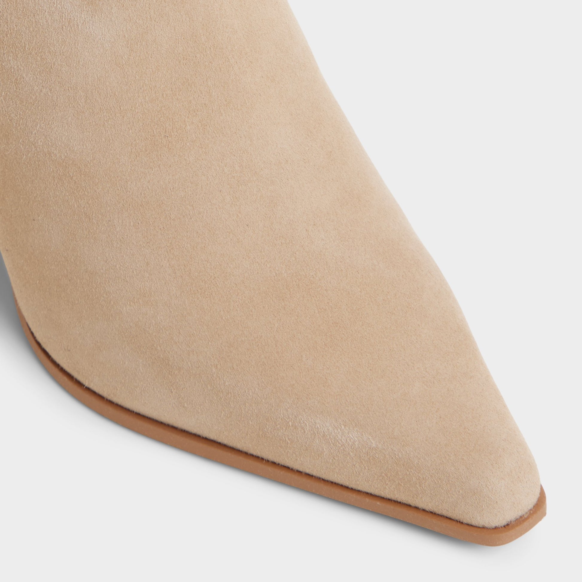 Close-up of the Light Beige Shanah Ankle boot