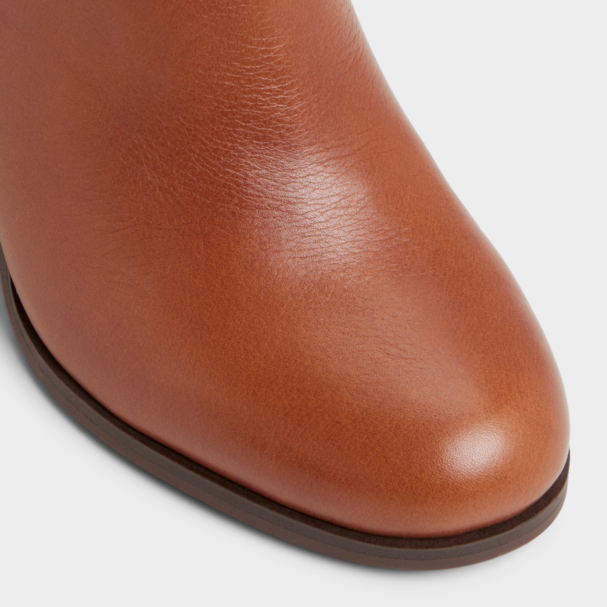 Close-up of the Medium Brown Noemia Ankle boot