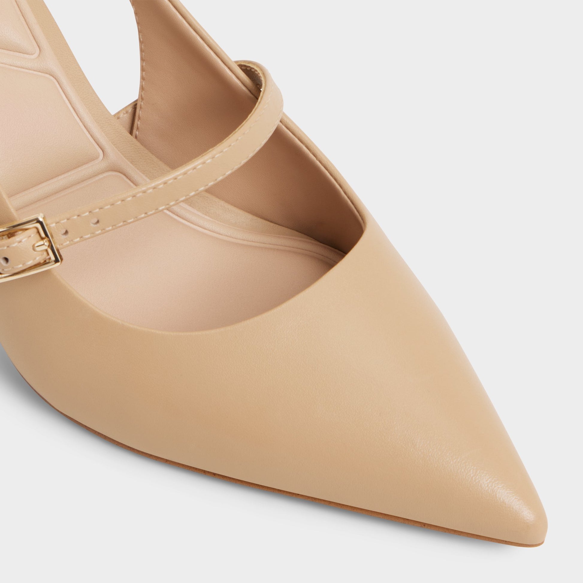Gros plan de la Beige Vestian Talon haut à bride arrière