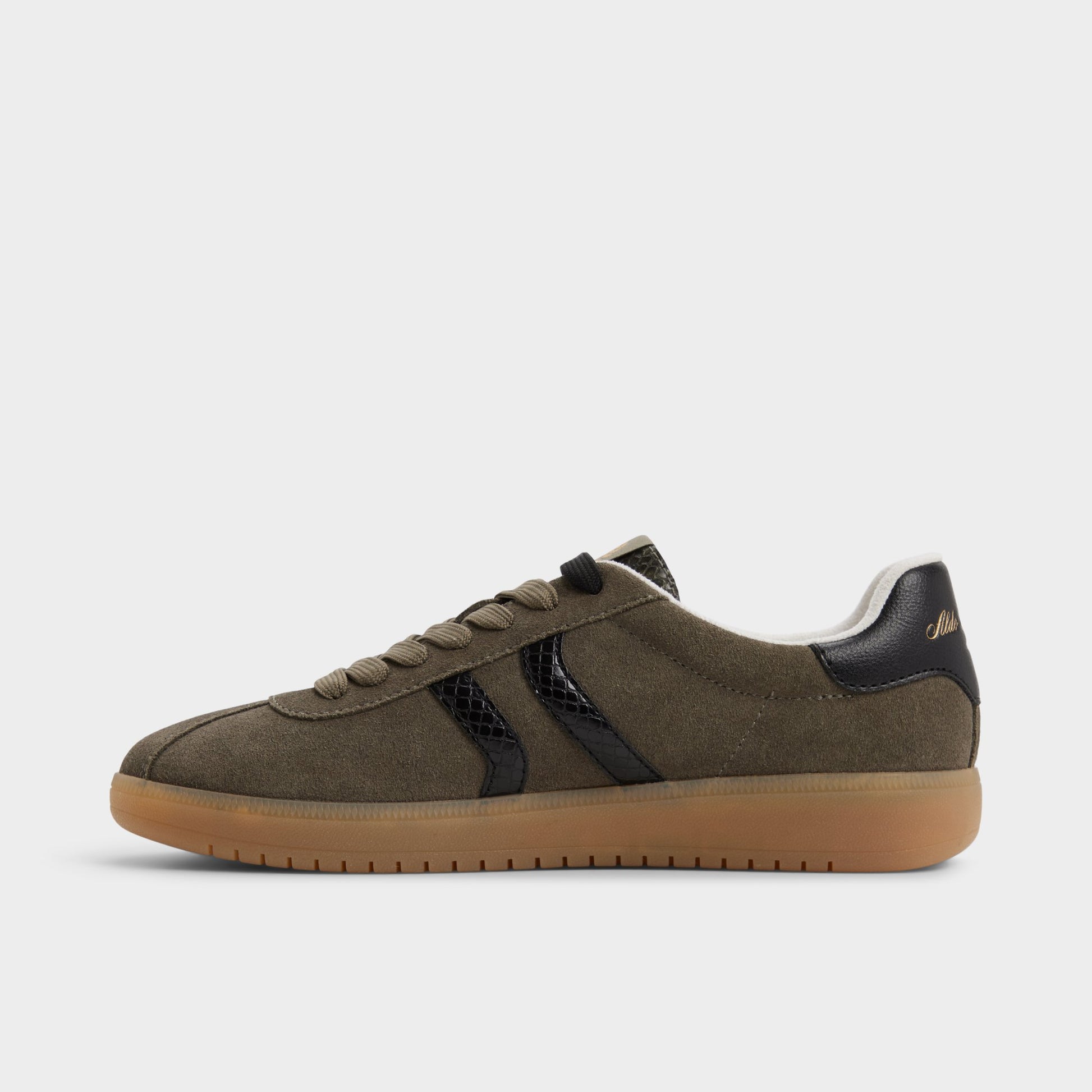 Side view of Olive Chicsneaker Low top sneaker