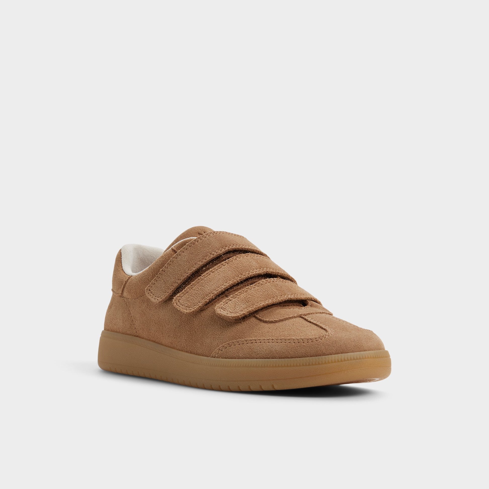 Three-quarter angle of Sand Tefi Jogger sneaker's front side