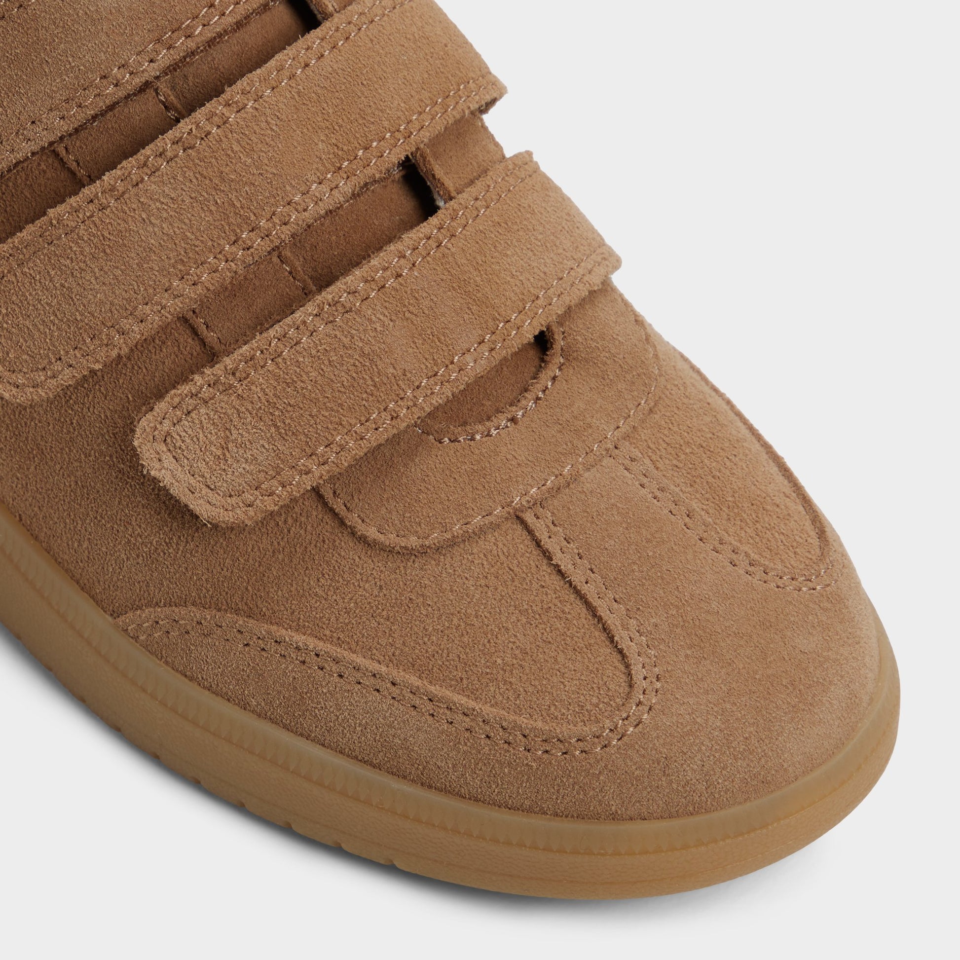 Close-up of the Sand Tefi Jogger sneaker