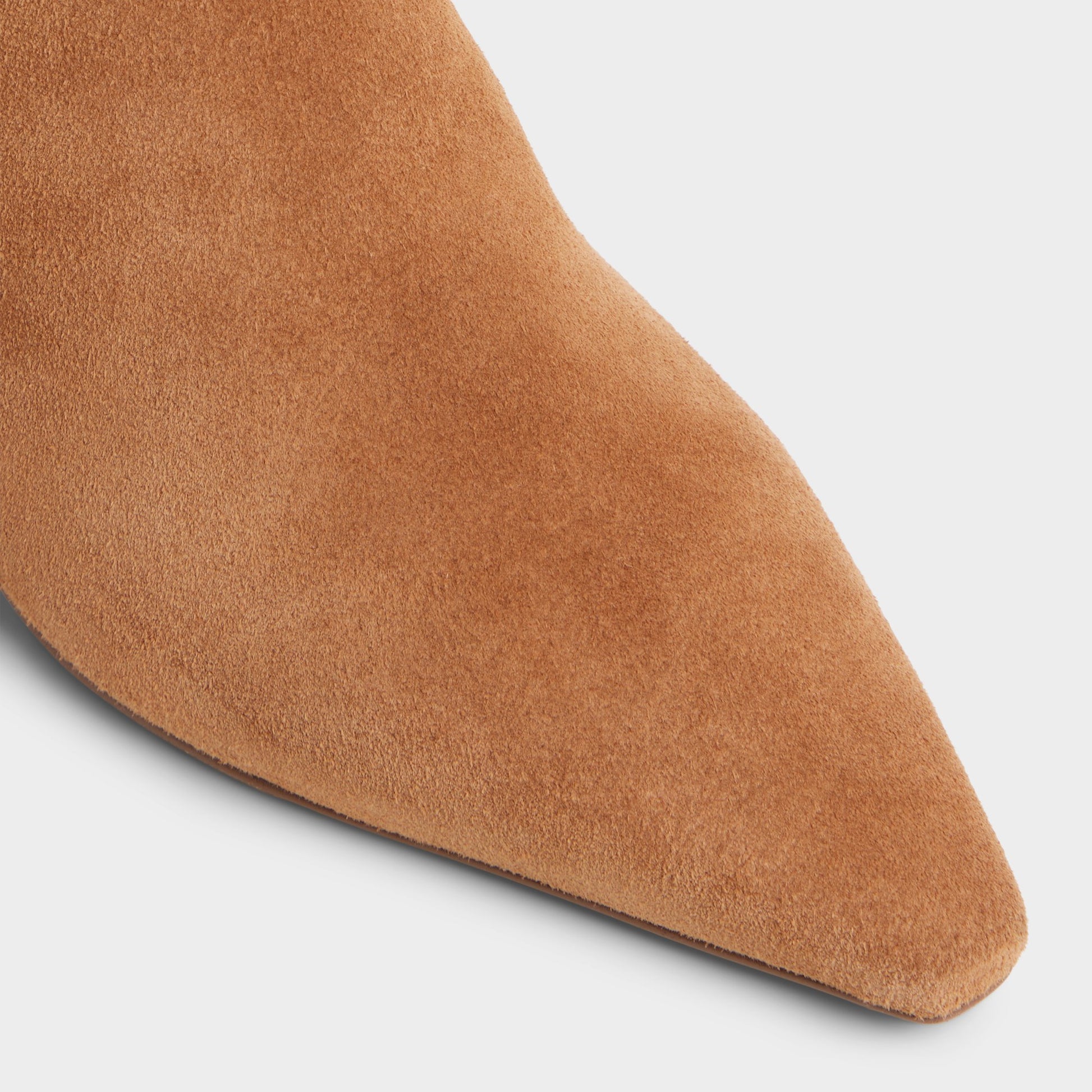 Gros plan de la Marron Moyen Muttsee Botte au-dessus du genou