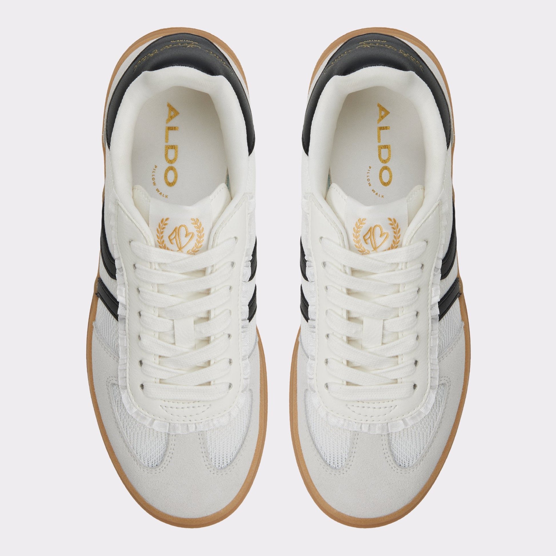 Top-down view of the White/Black Elabrintar Low top sneaker