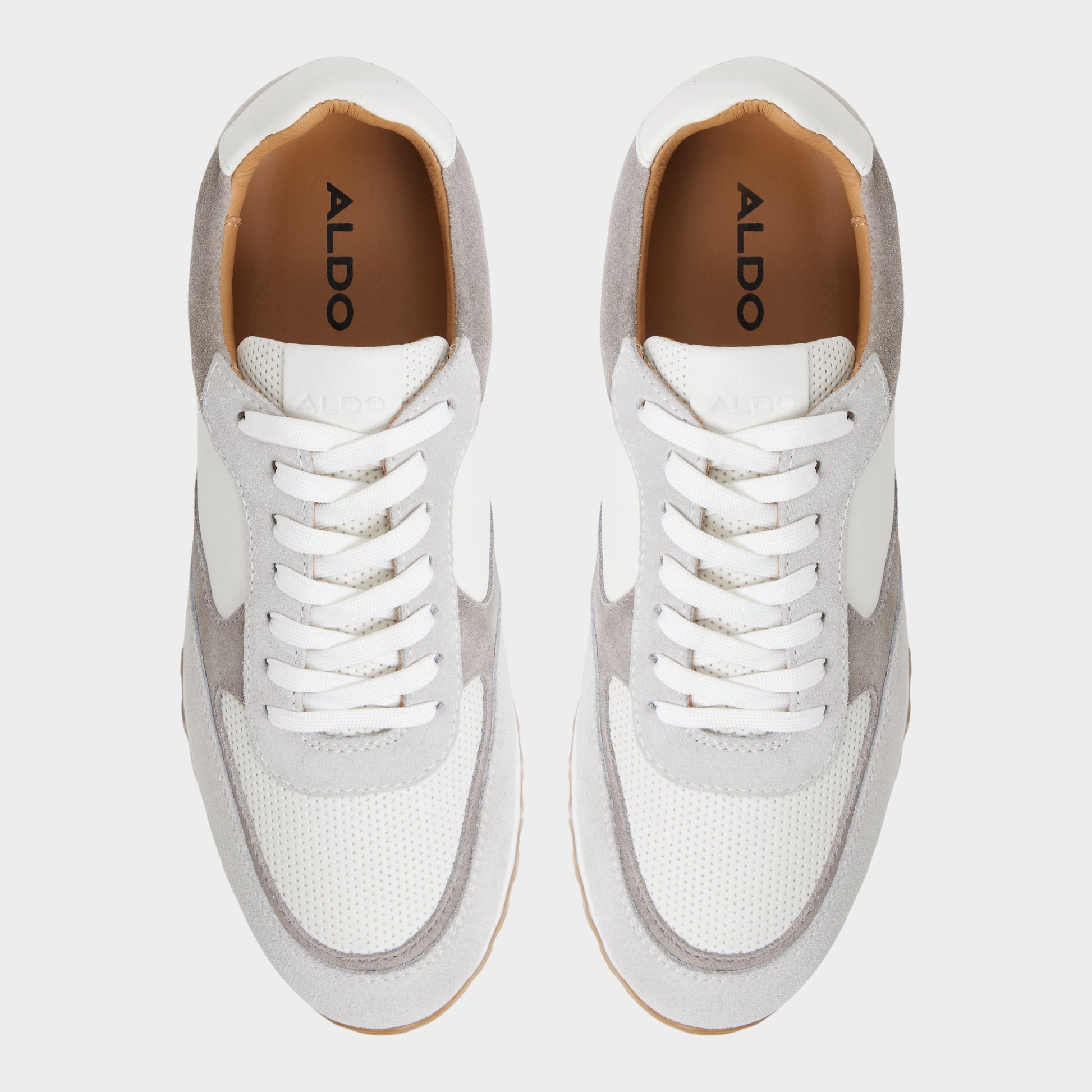 Top-down view of the Light Grey Gordo Low top sneaker