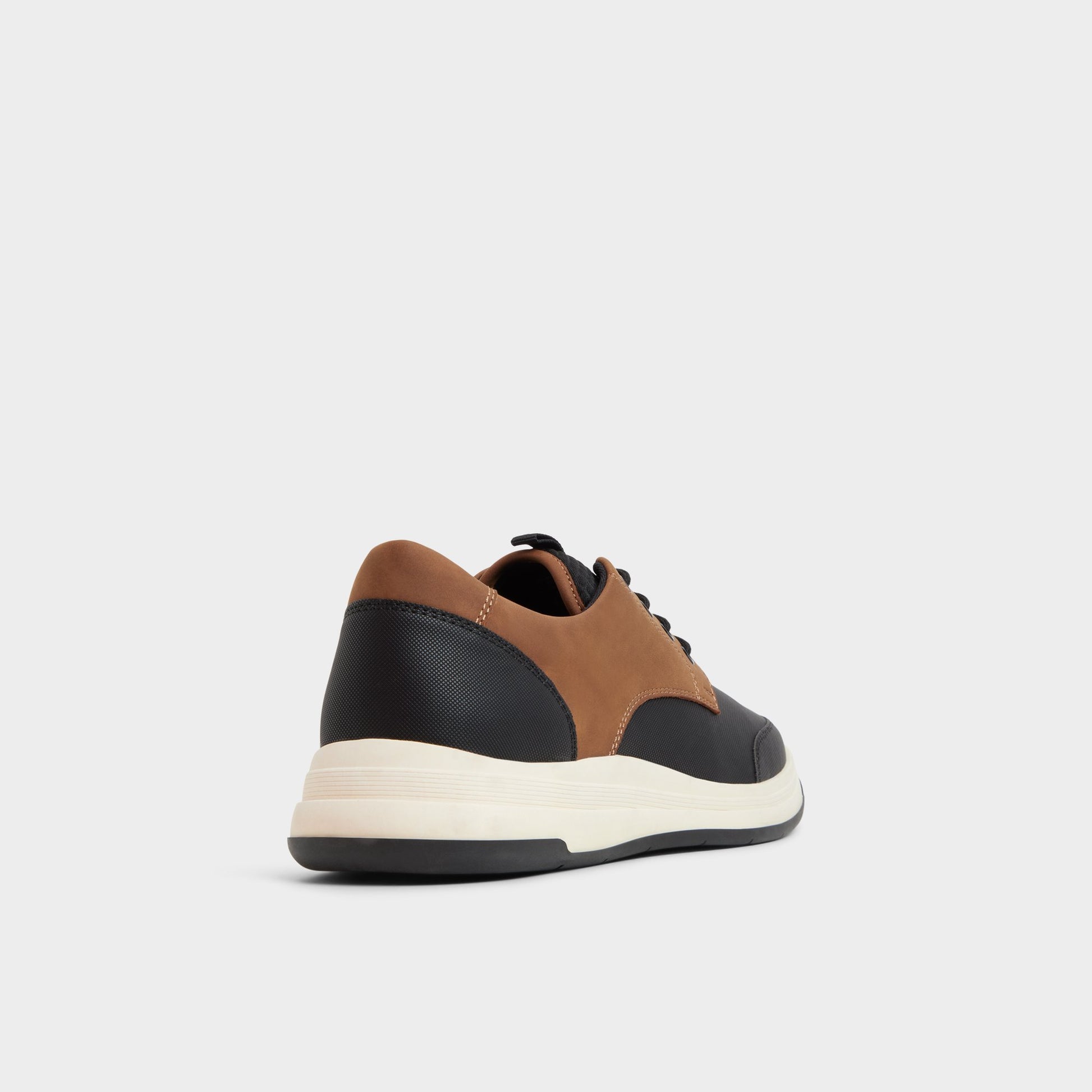 Three-quarter angle of Cognac Konnor Oxford shoe's back side