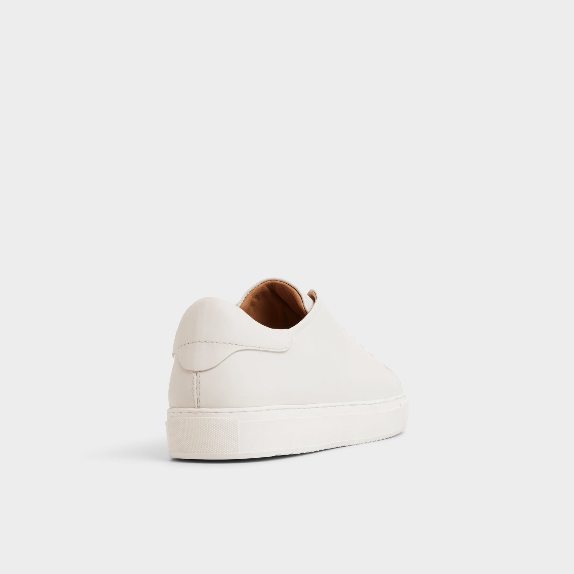 Three-quarter angle of White Fonzo Low top sneaker's back side