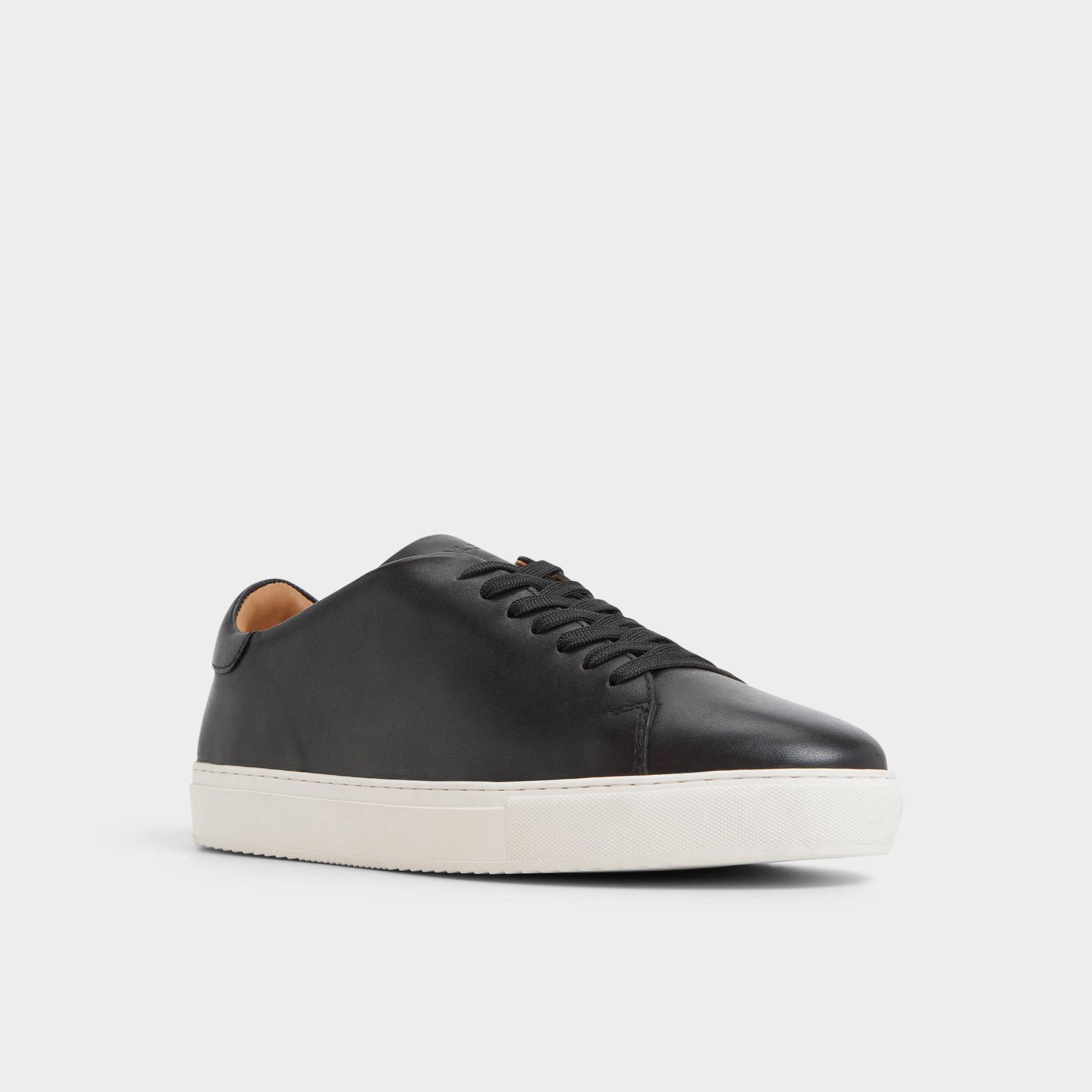 Three-quarter angle of Black Fonzo Low top sneaker's front side