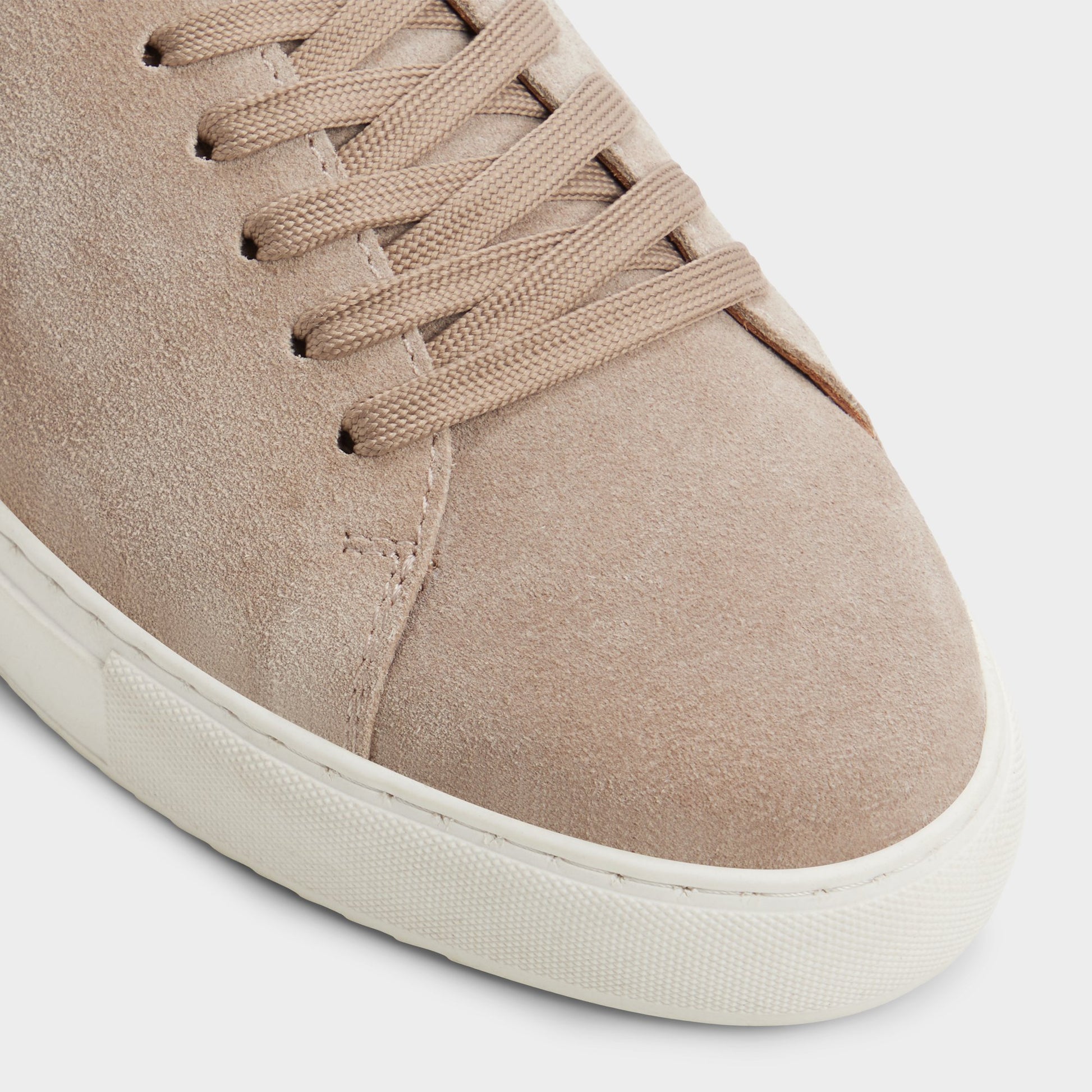 Close-up of the Taupe primary - multi Fonzo Low top sneaker