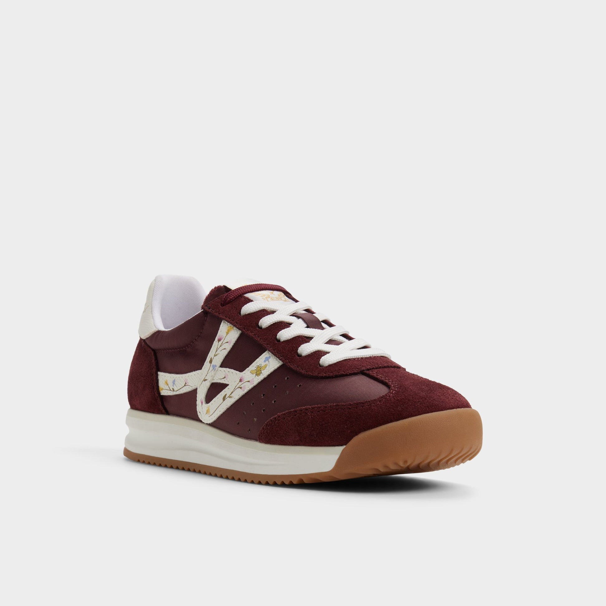 Three-quarter angle of Bordo Stepcount Jogger sneaker's front side