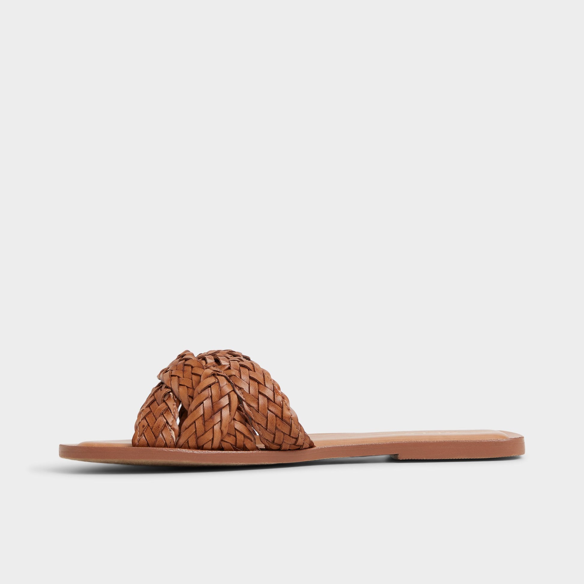 Side view of Medium Brown Ravelle