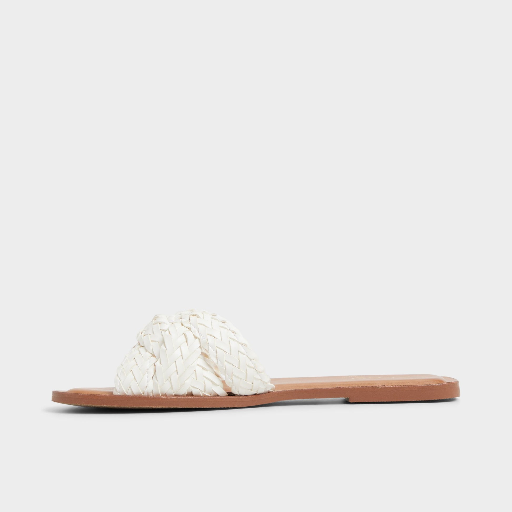 Side view of White/Bone Ravelle