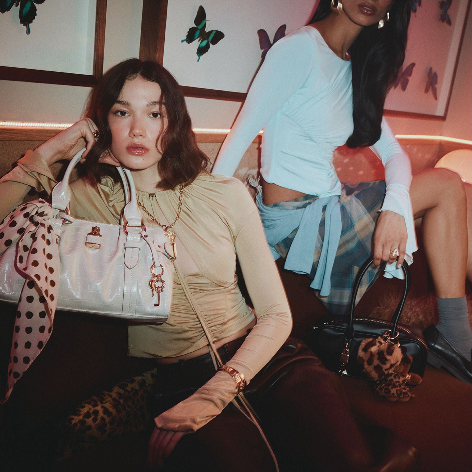 alo ホワイト ボディバッグ alo ホワイト ボディバッグ